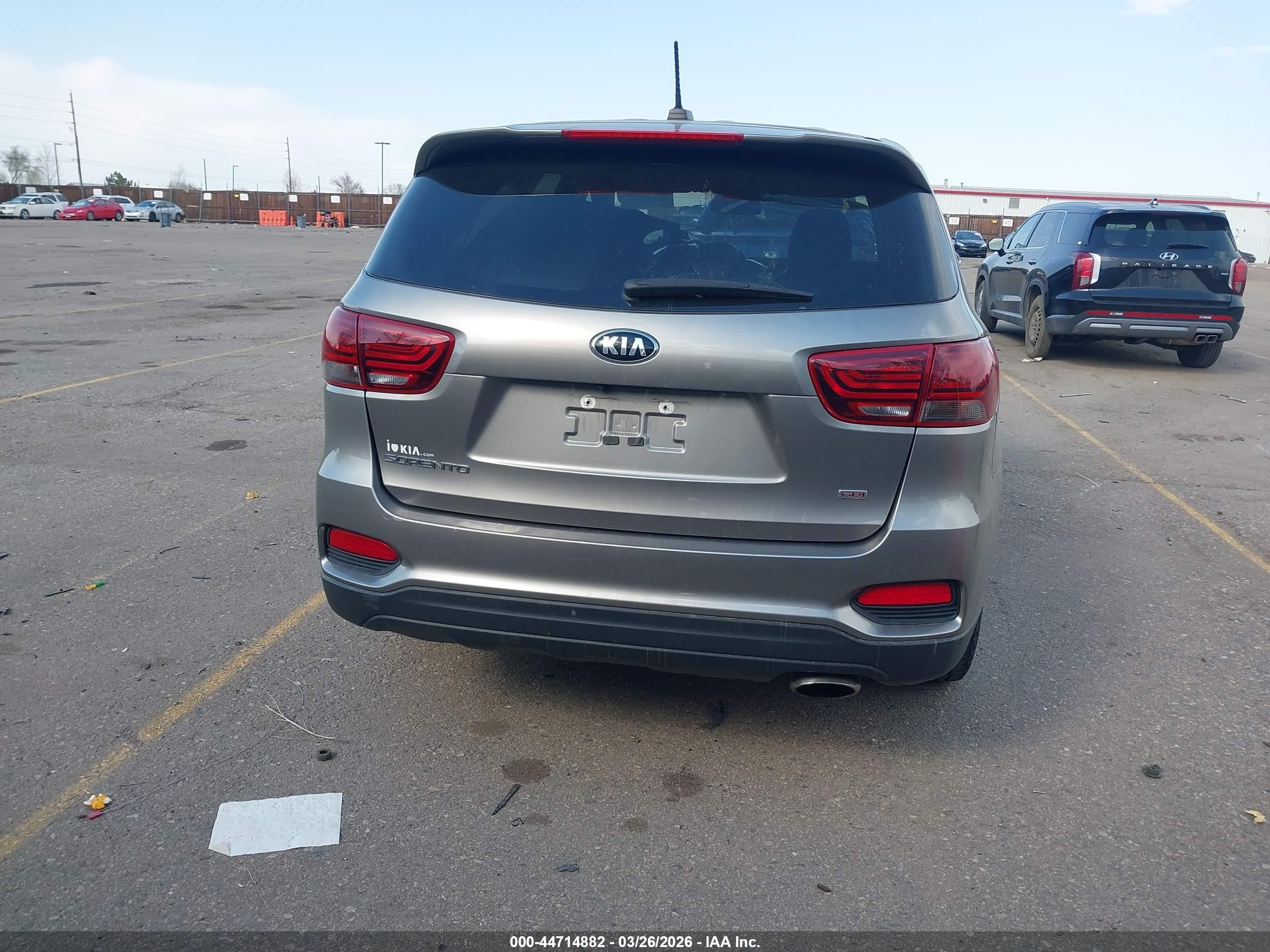 2019 Kia Sorento 2.4l Lx Silver vin: 5XYPGDA33KG524735