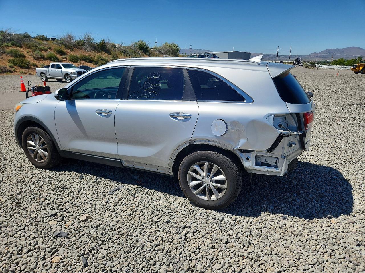 2016 Kia Sorento Lx Silver vin: 5XYPGDA35GG016516