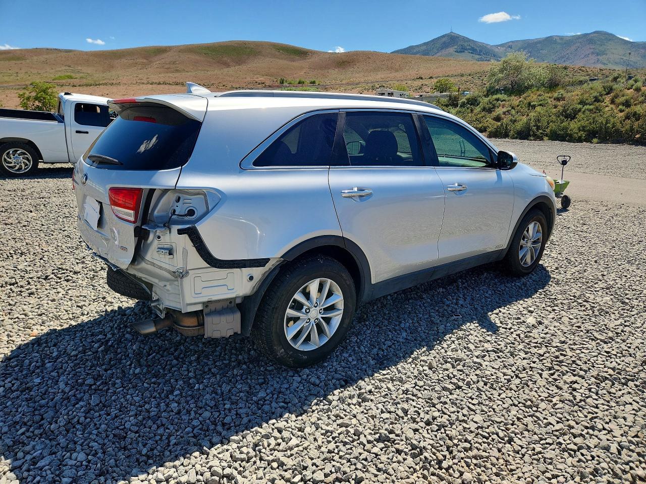 2016 Kia Sorento Lx Silver vin: 5XYPGDA35GG016516