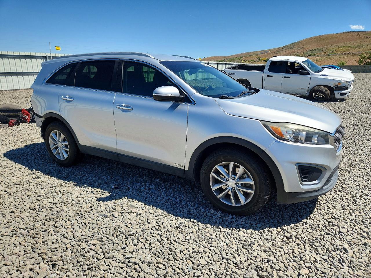 2016 Kia Sorento Lx Silver vin: 5XYPGDA35GG016516