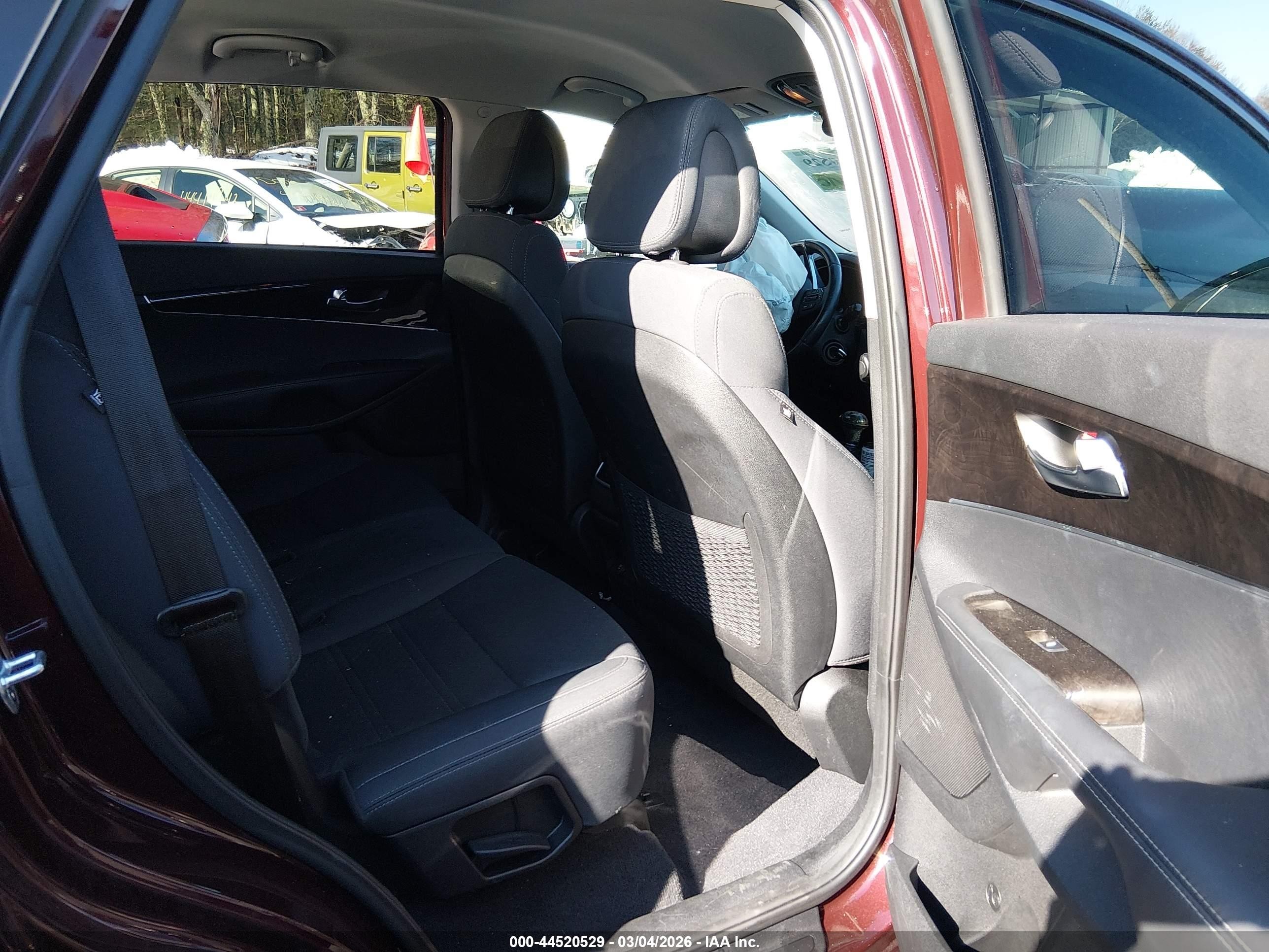 2016 Kia Sorento 2.4l Lx Maroon vin: 5XYPGDA35GG136106