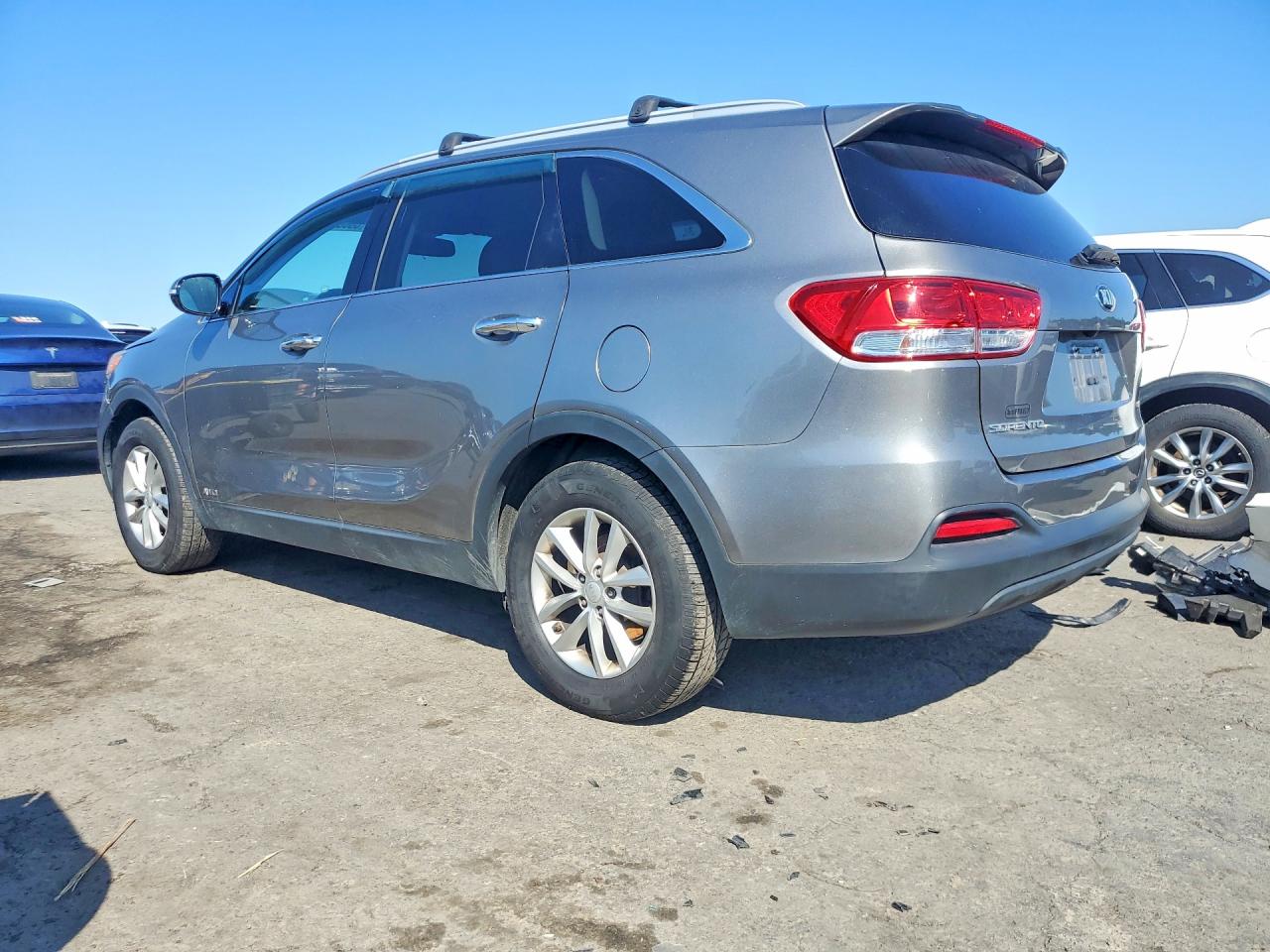 2018 Kia Sorento Lx Серый vin: 5XYPGDA36JG376207