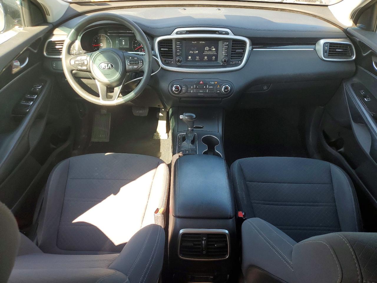 2018 Kia Sorento Lx Серый vin: 5XYPGDA36JG376207