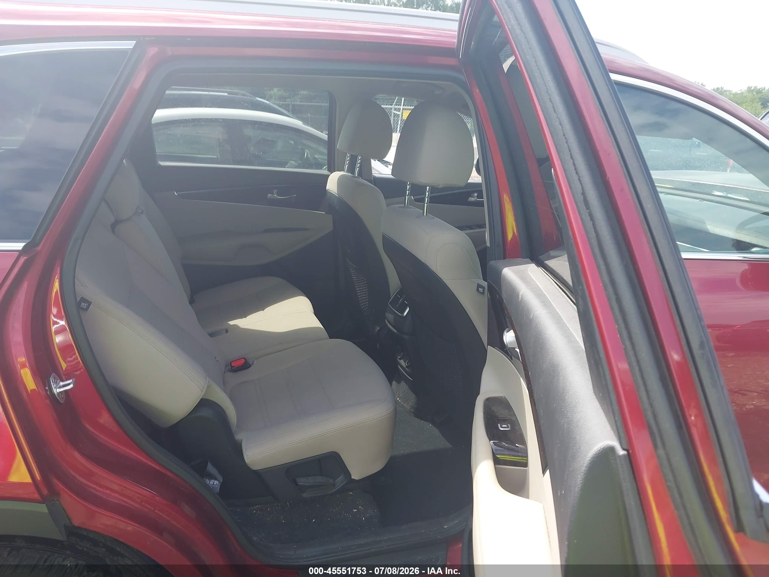 2019 Kia Sorento 2.4l Lx Red vin: 5XYPGDA37KG550979
