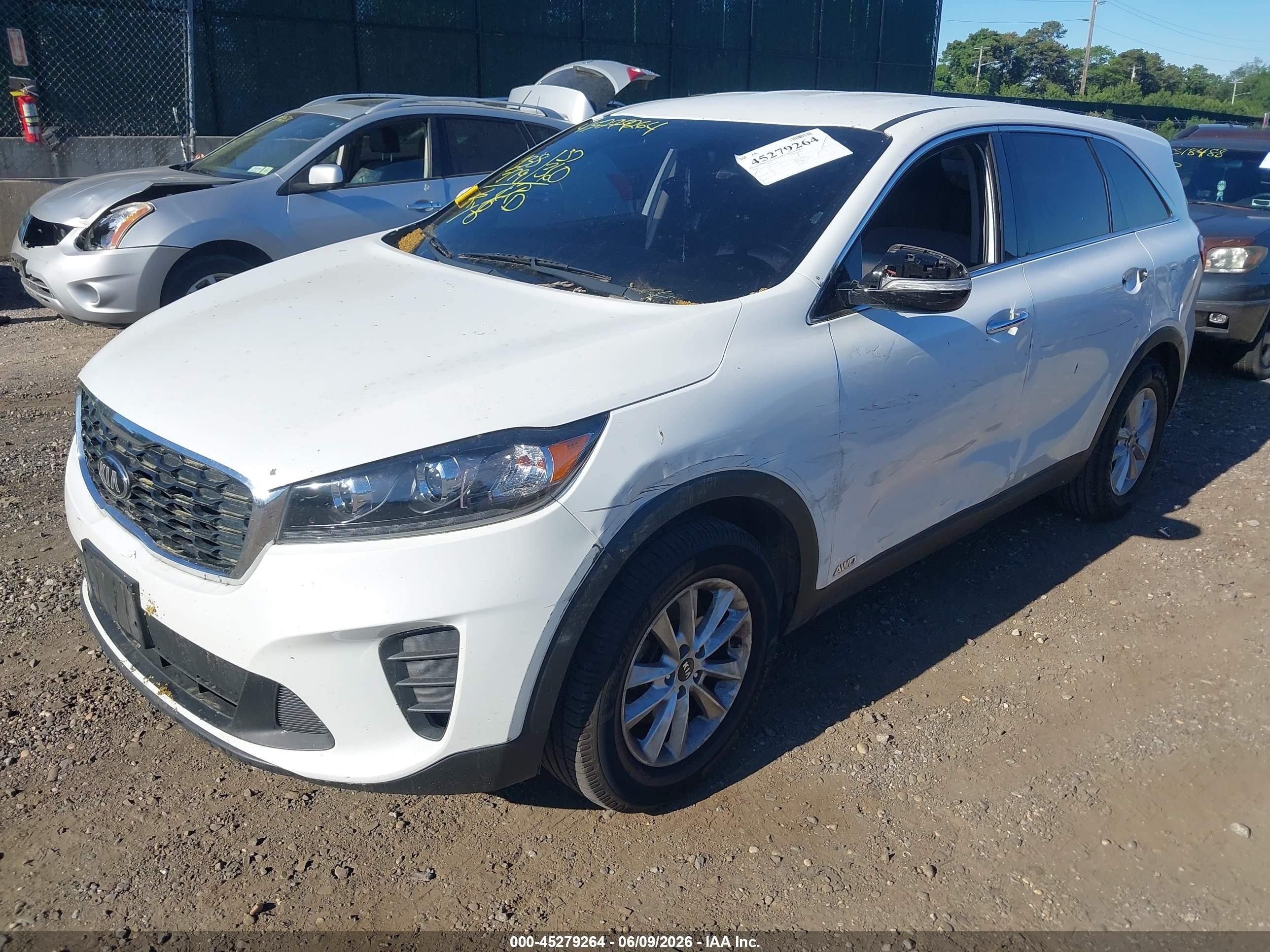 2019 Kia Sorento 2.4l Lx Белый vin: 5XYPGDA39KG536128