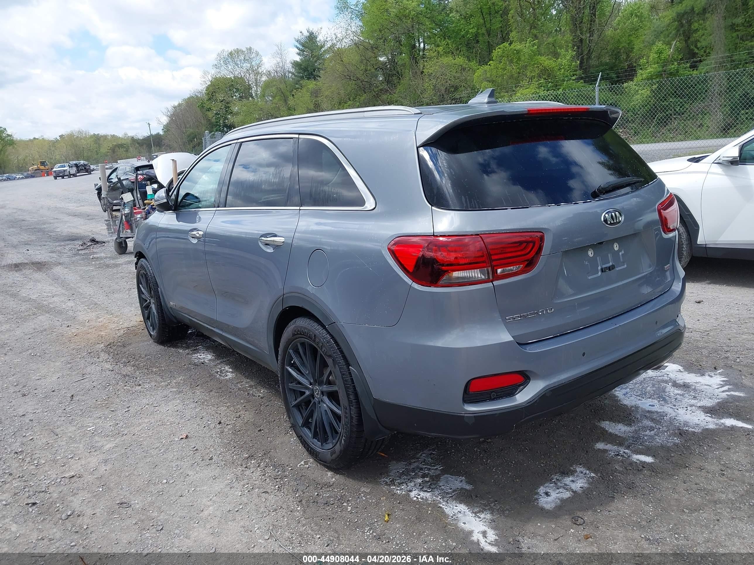 2019 Kia Sorento 2.4l Lx Gray vin: 5XYPGDA39KG603133