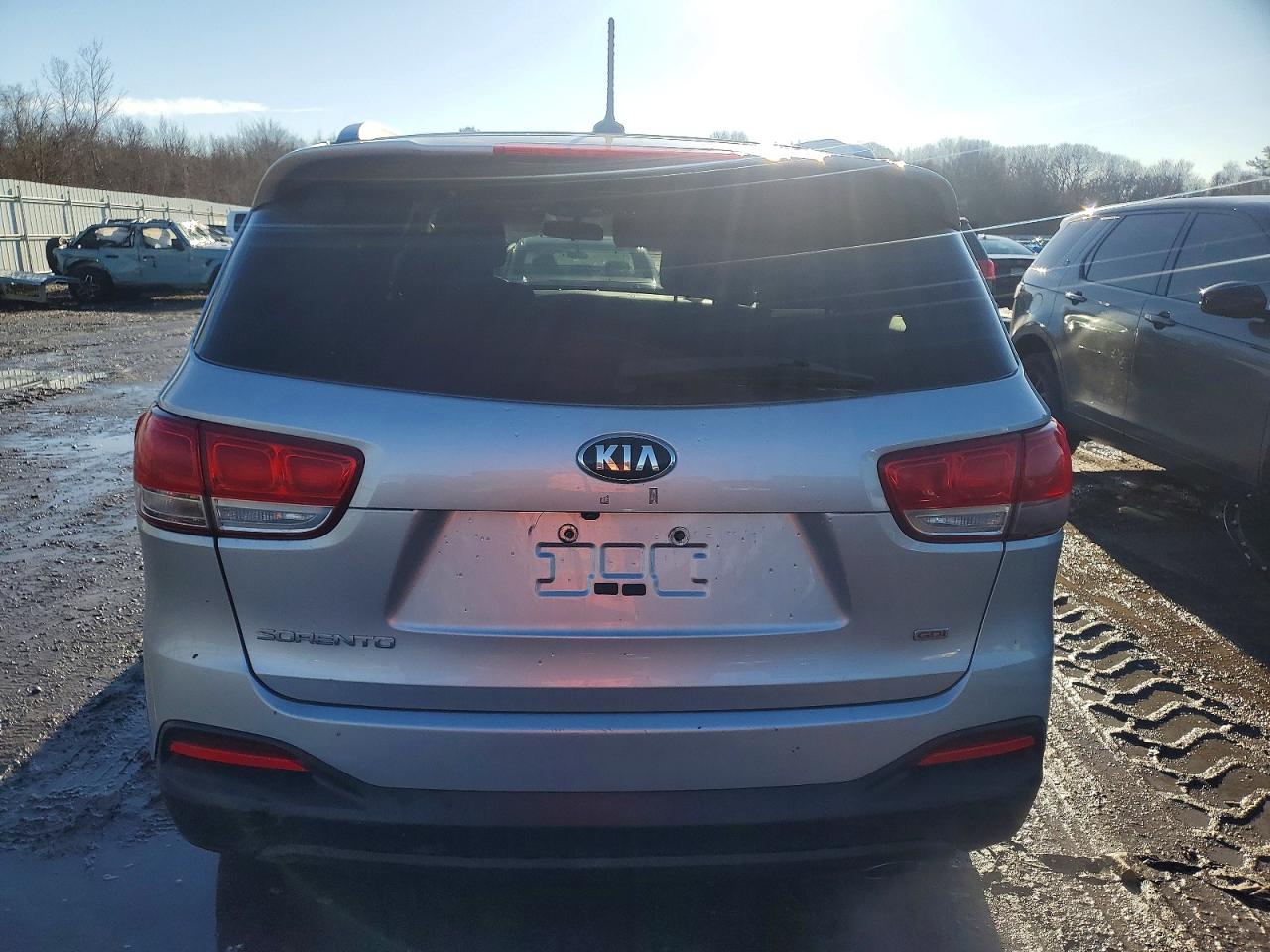 2017 Kia Sorento Lx Silver vin: 5XYPGDA3XHG333595