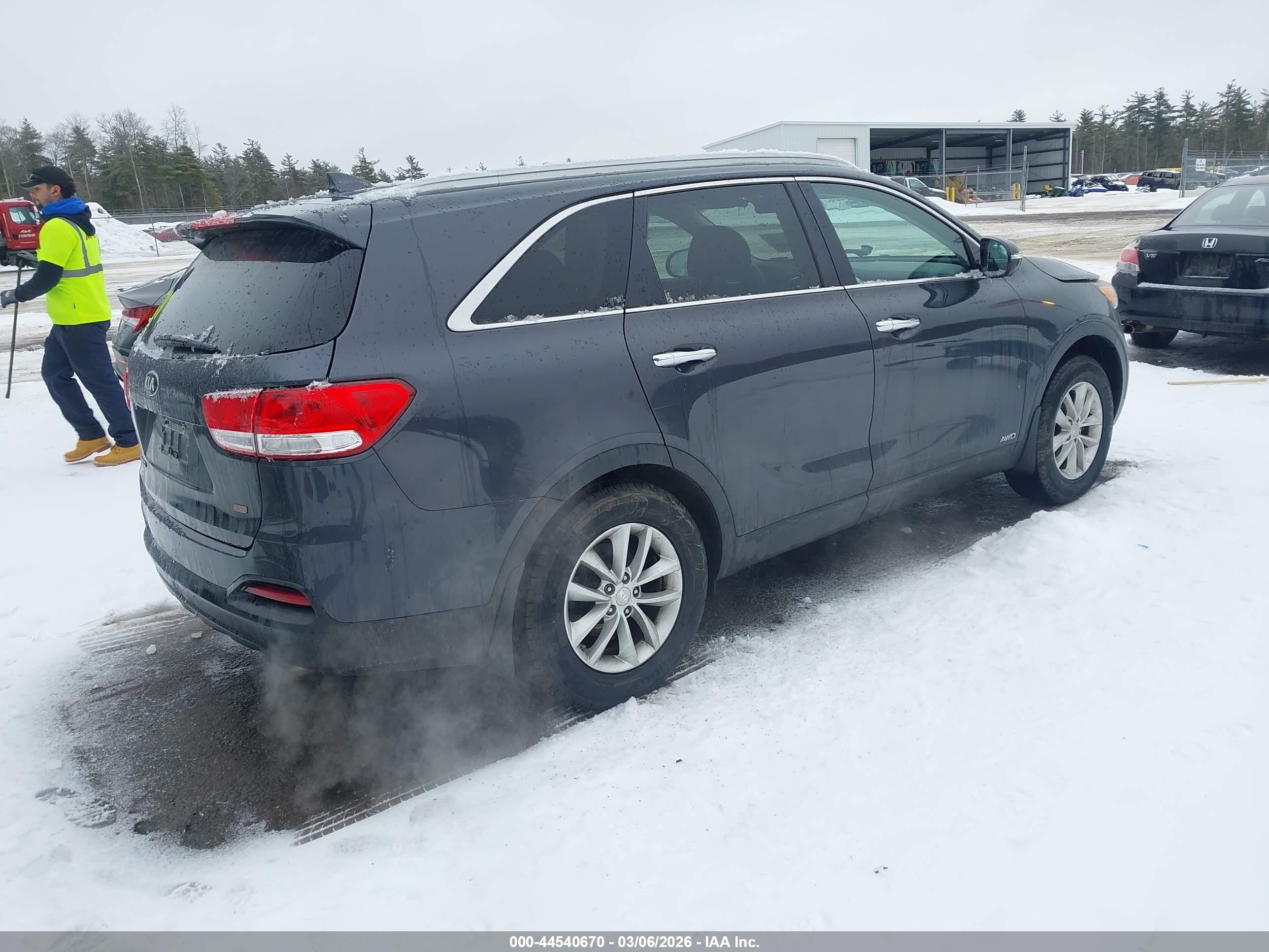 2018 Kia Sorento 2.4l Lx Серый vin: 5XYPGDA3XJG348636
