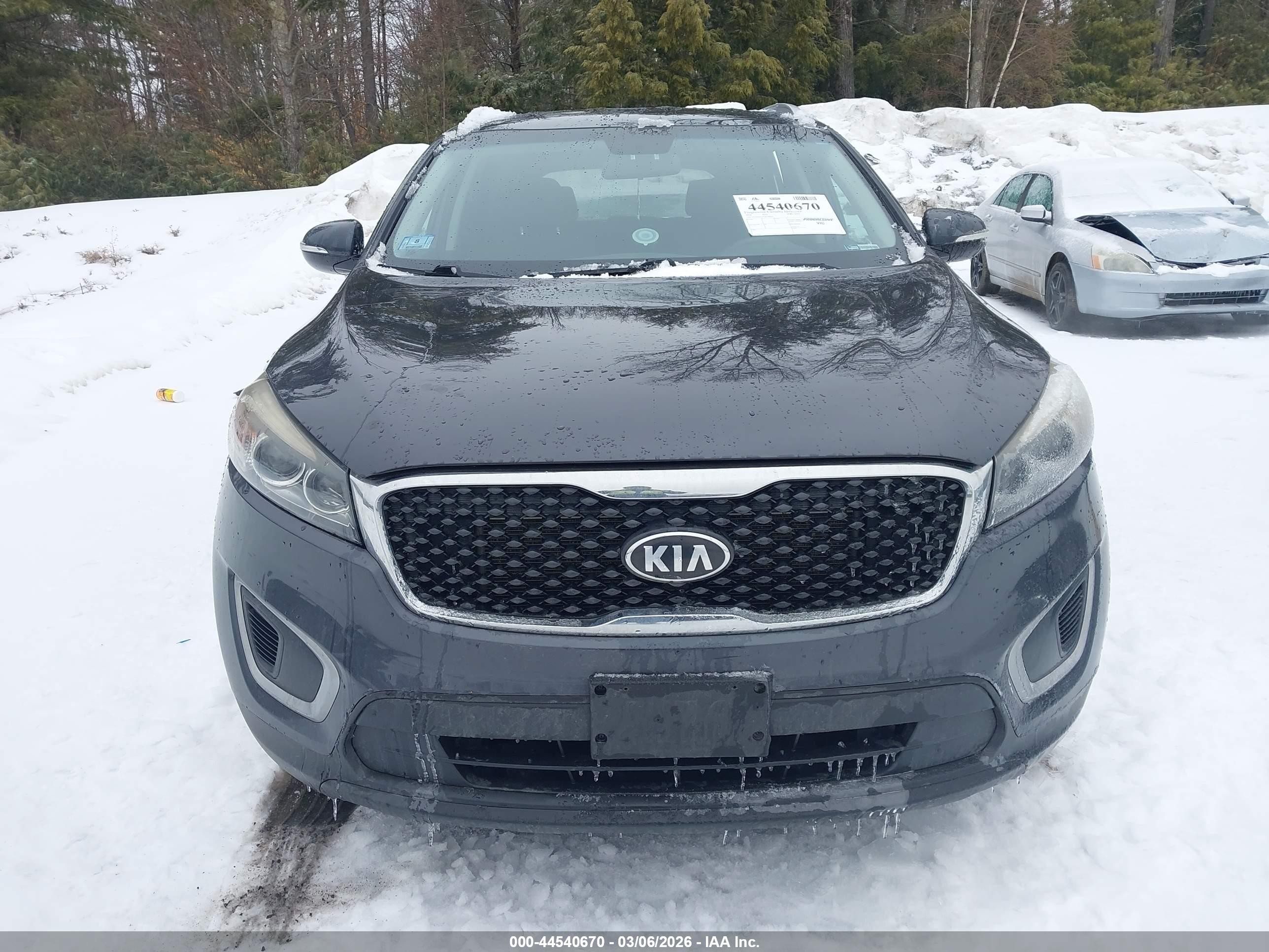 2018 Kia Sorento 2.4l Lx Серый vin: 5XYPGDA3XJG348636