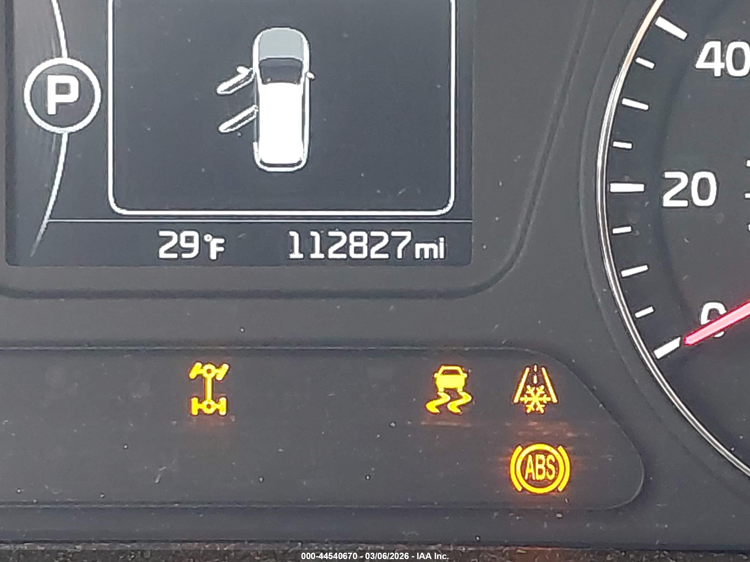 2018 Kia Sorento 2.4l Lx Серый vin: 5XYPGDA3XJG348636