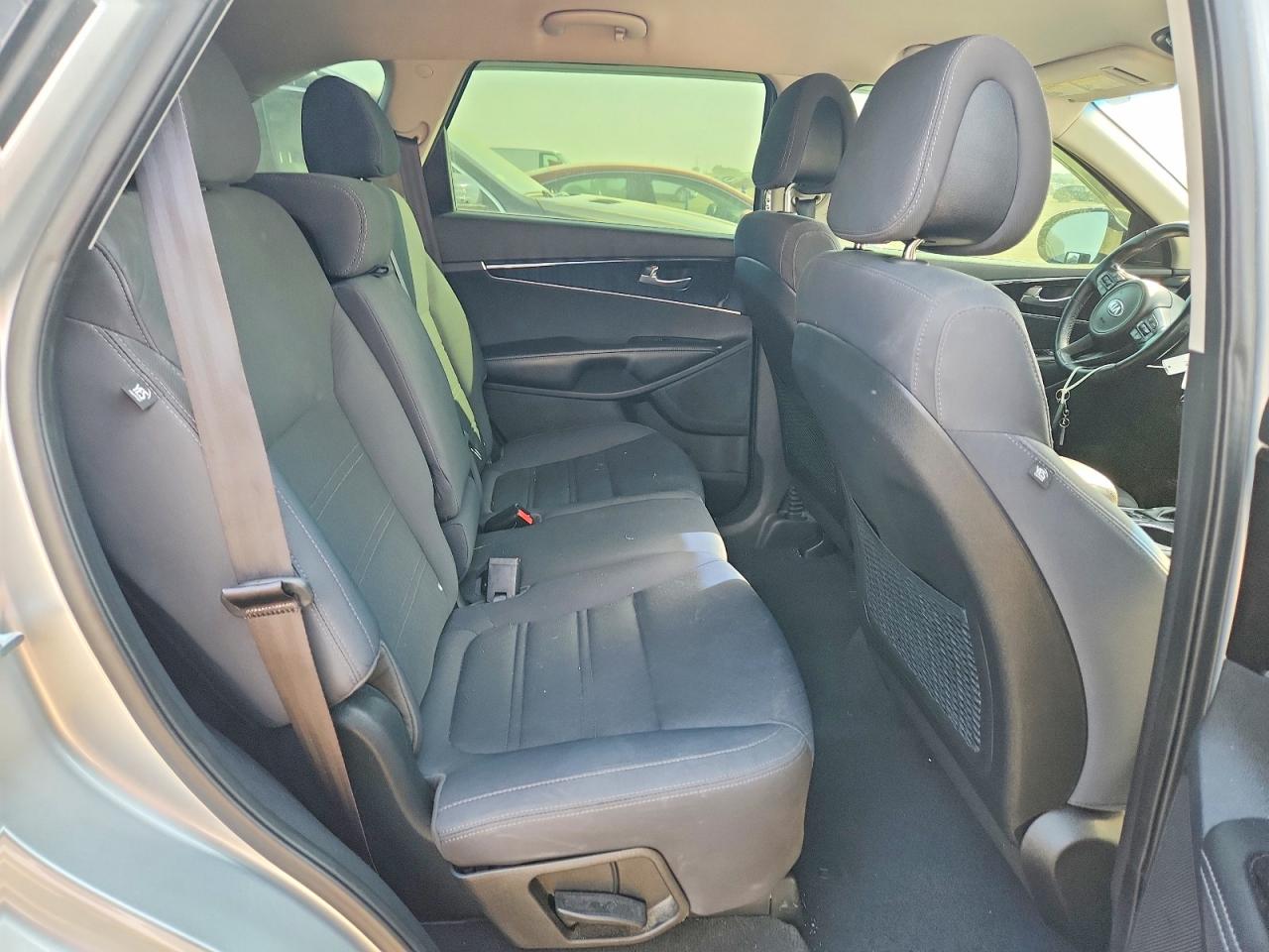 2016 Kia Sorento Lx V6 Silver vin: 5XYPGDA50GG009961
