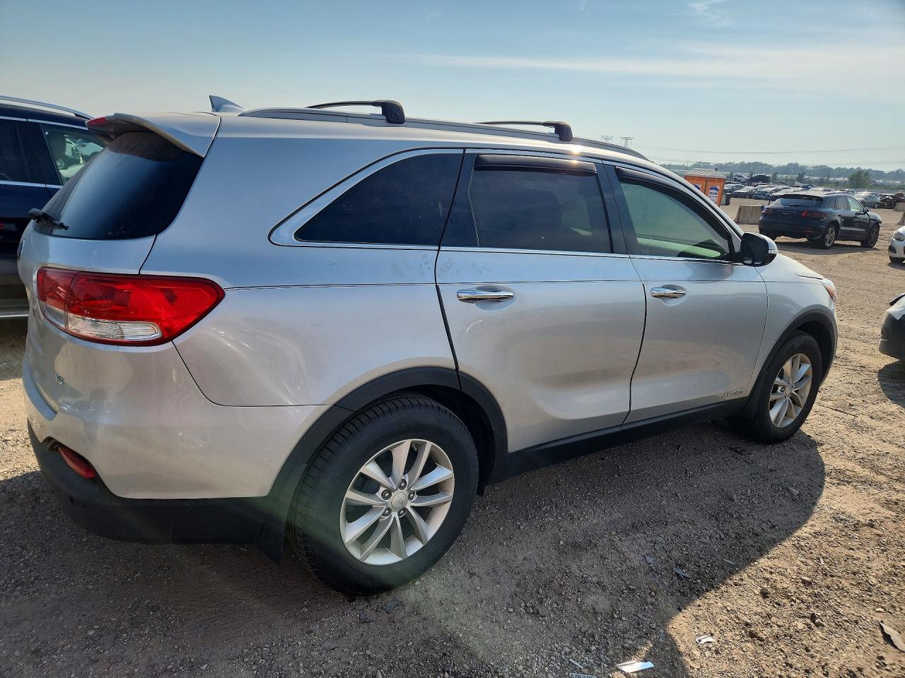 2016 Kia Sorento Lx V6 Silver vin: 5XYPGDA50GG009961
