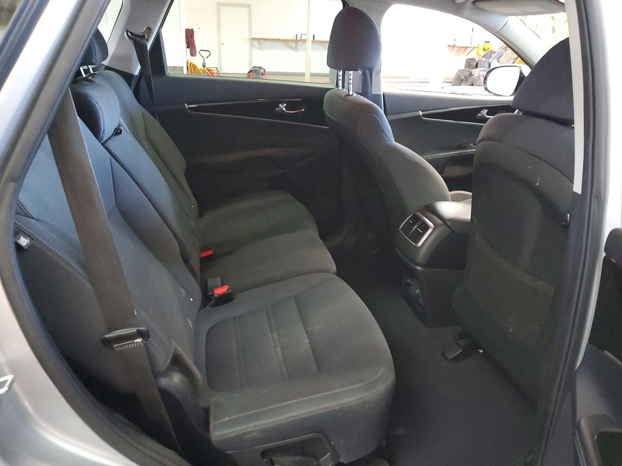 2020 Kia Sorento S Silver vin: 5XYPGDA50LG609535