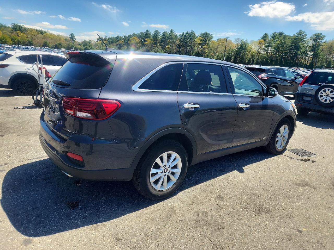 2019 Kia Sorento Lx V6 Gray vin: 5XYPGDA52KG544637