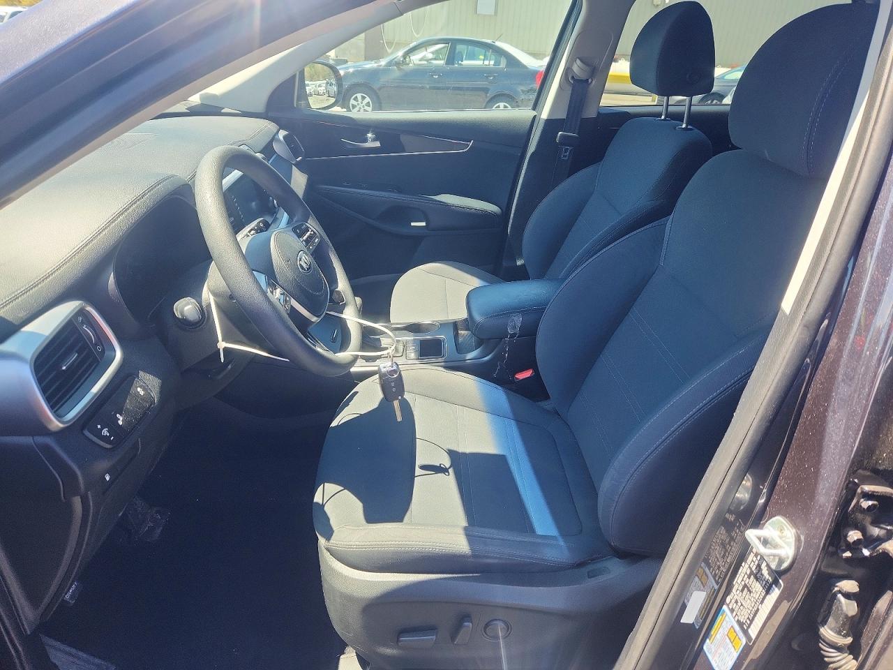 2019 Kia Sorento Lx V6 Gray vin: 5XYPGDA52KG544637