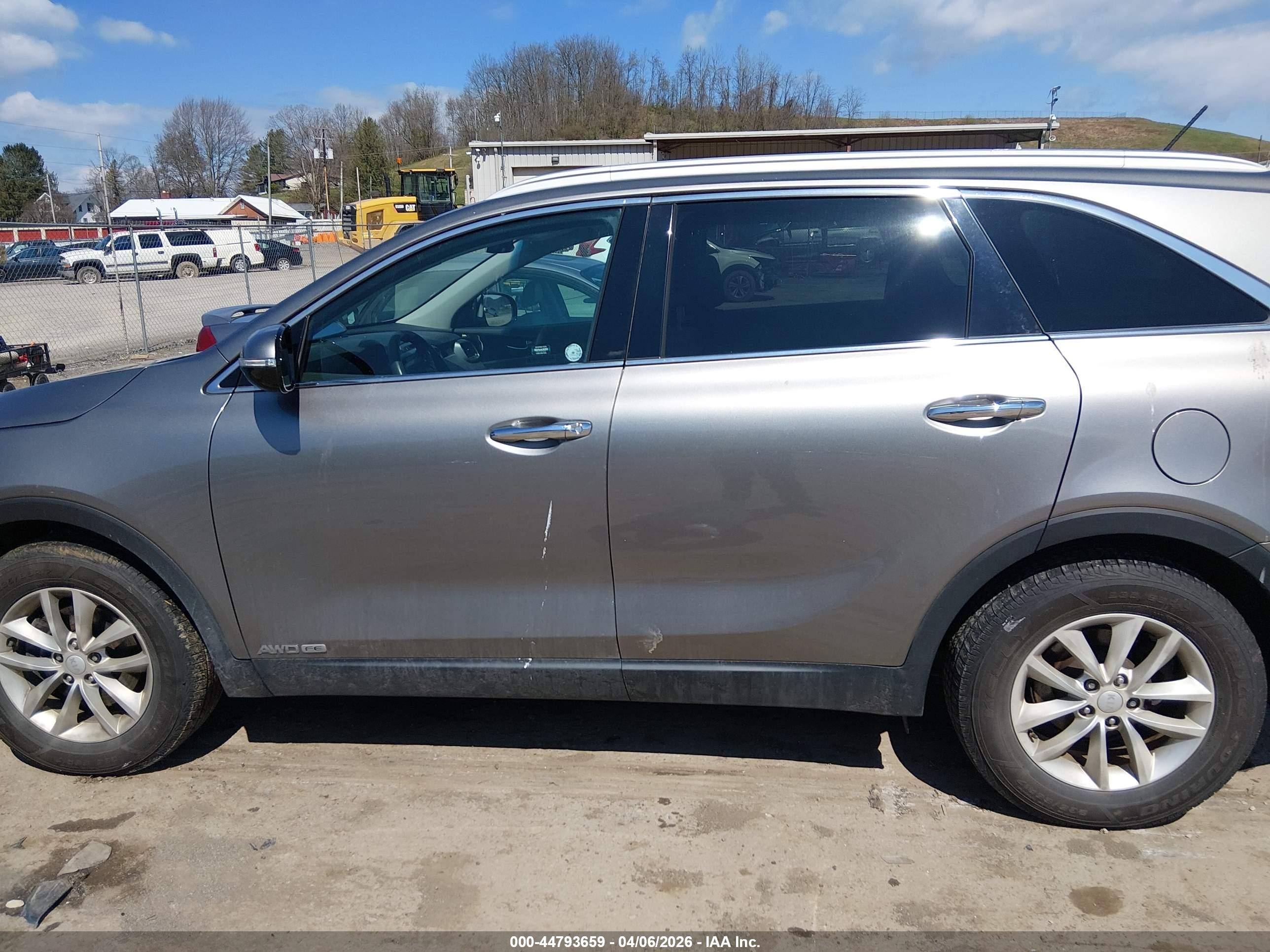 2017 Kia Sorento 3.3l Lx Silver vin: 5XYPGDA54HG328846