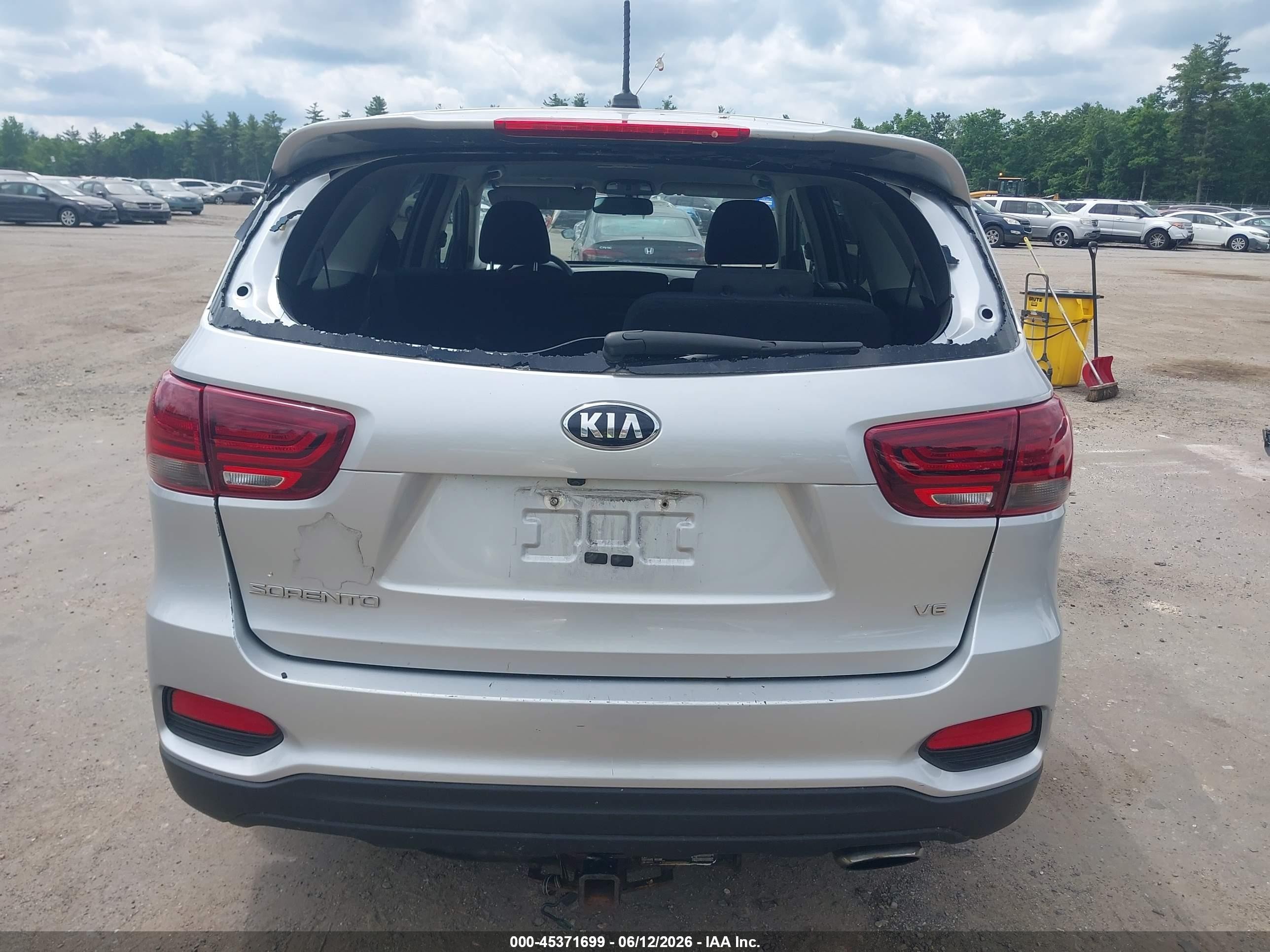 2019 Kia Sorento 3.3l Lx Silver vin: 5XYPGDA54KG447682