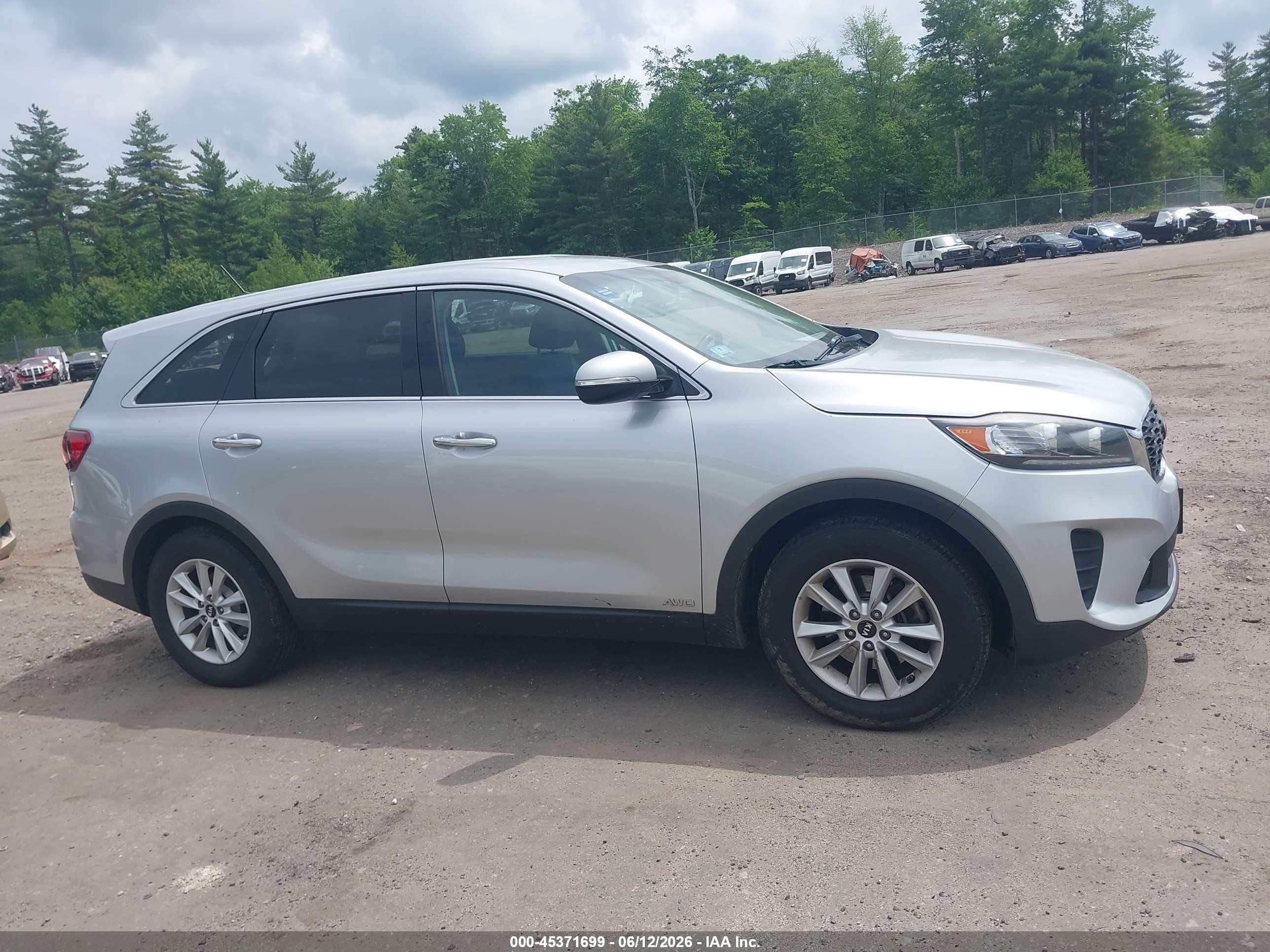 2019 Kia Sorento 3.3l Lx Silver vin: 5XYPGDA54KG447682