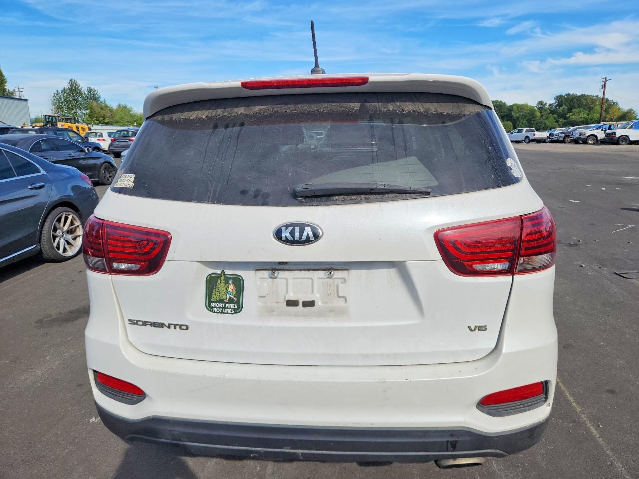 2020 Kia Sorento S White vin: 5XYPGDA57LG679842