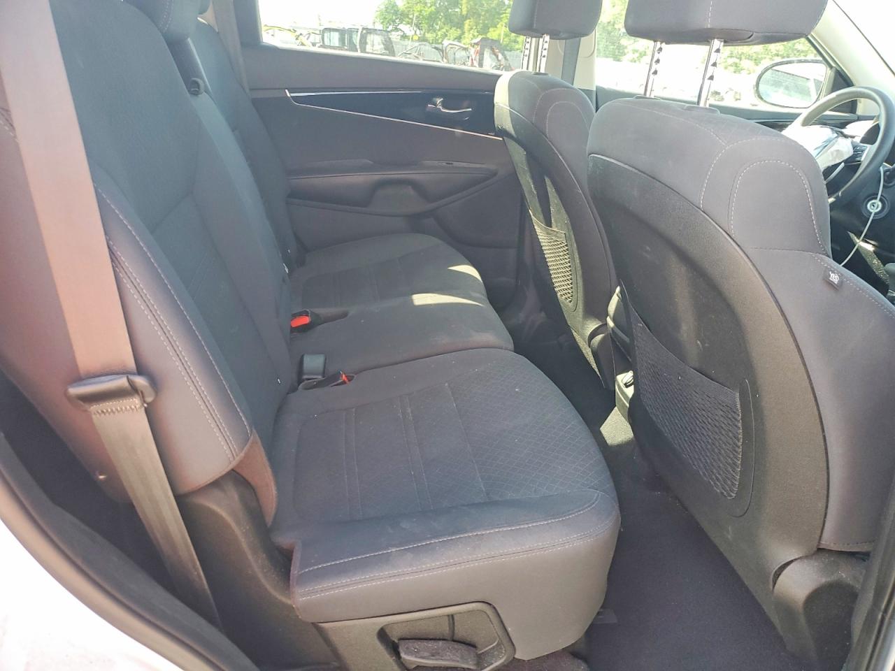 2019 Kia Sorento Lx V6 White vin: 5XYPGDA5XKG515824