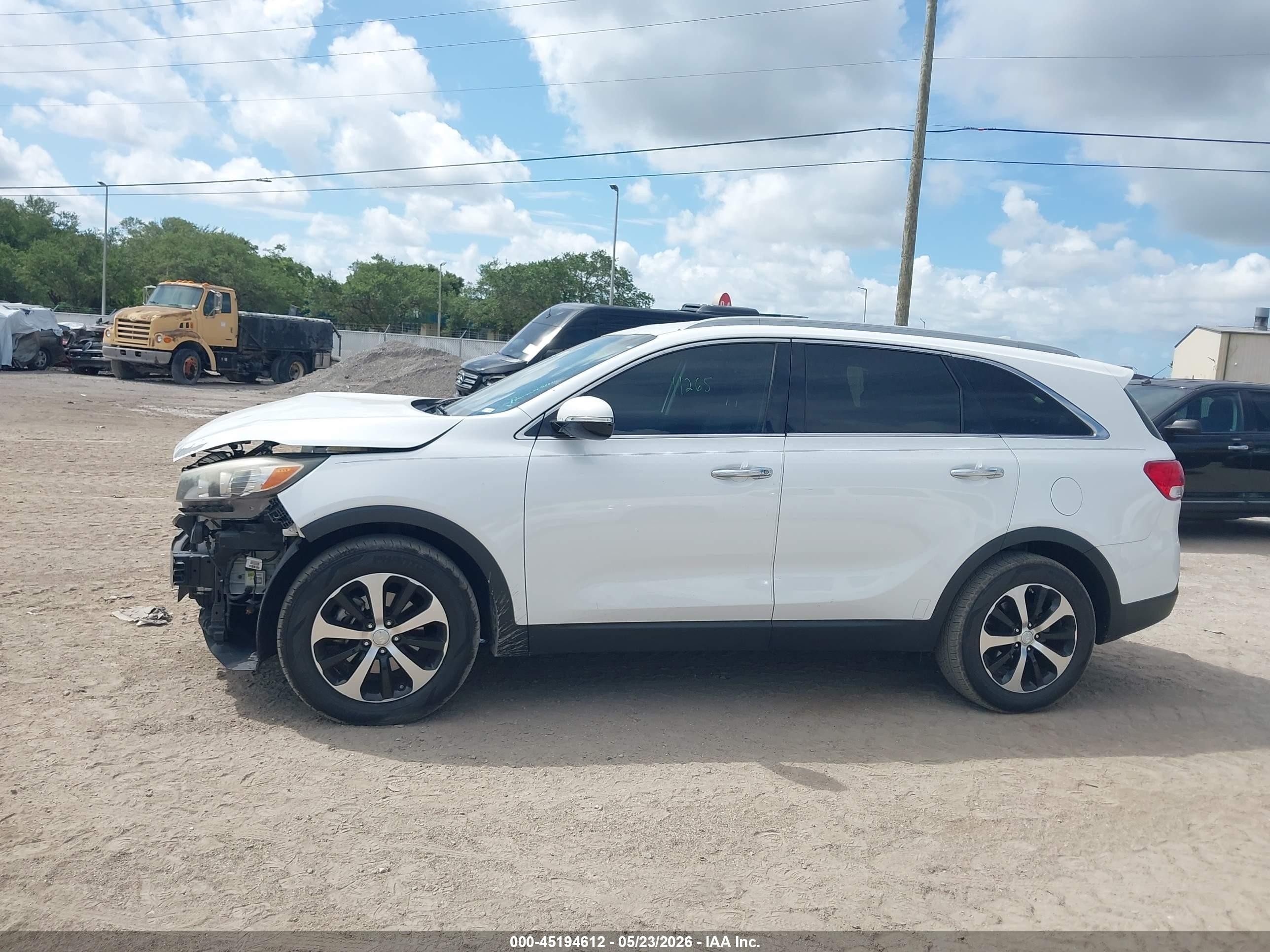 2016 Kia Sorento 2.0t Ex White vin: 5XYPH4A1XGG028706