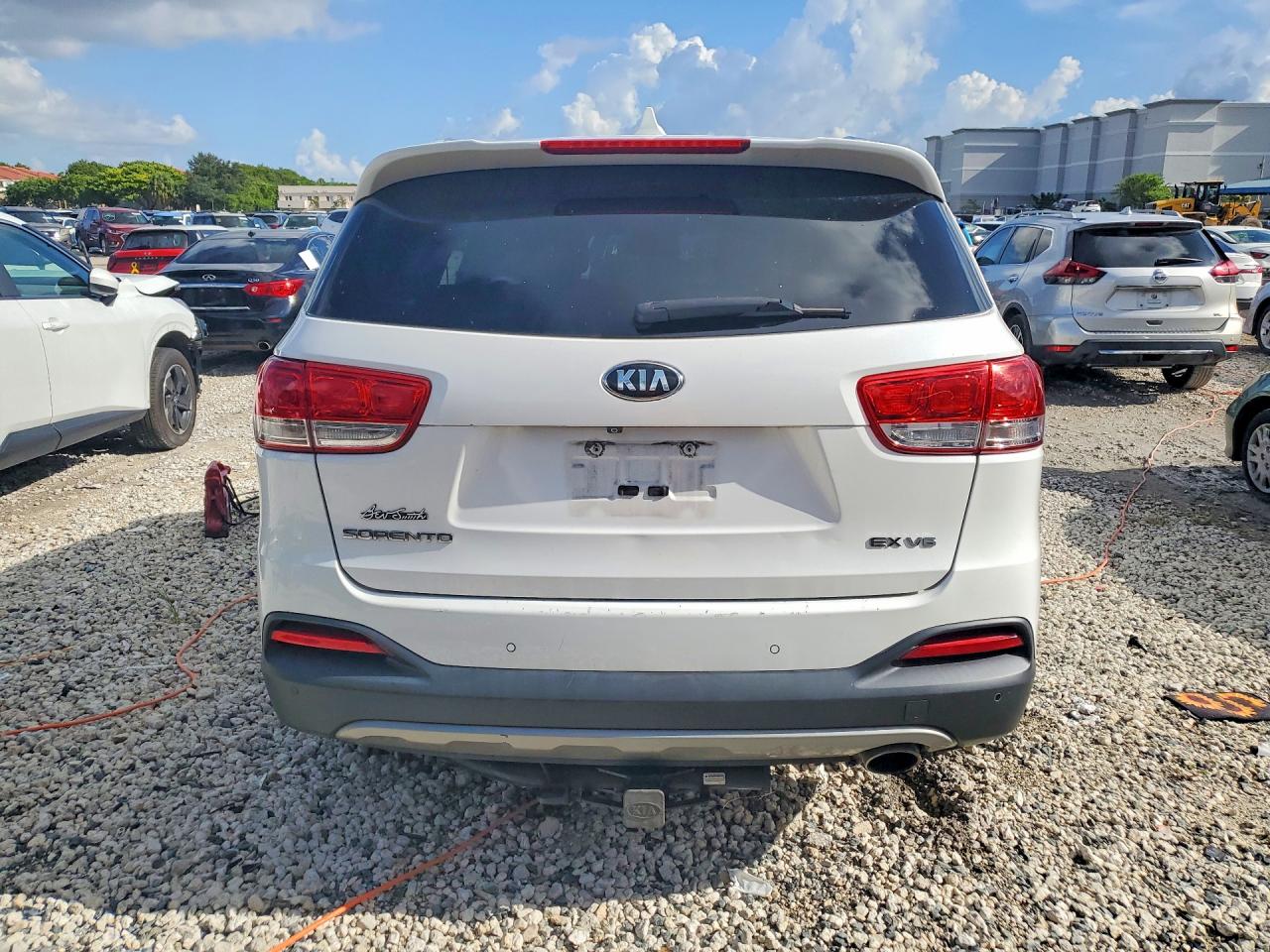 2016 Kia Sorento Ex White vin: 5XYPH4A53GG176831