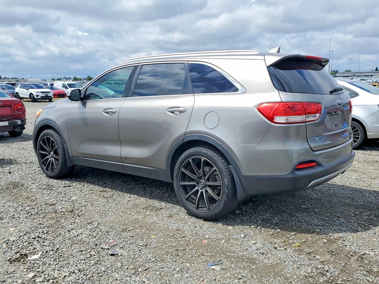 2016 Kia Sorento Ex Серый vin: 5XYPH4A55GG092719