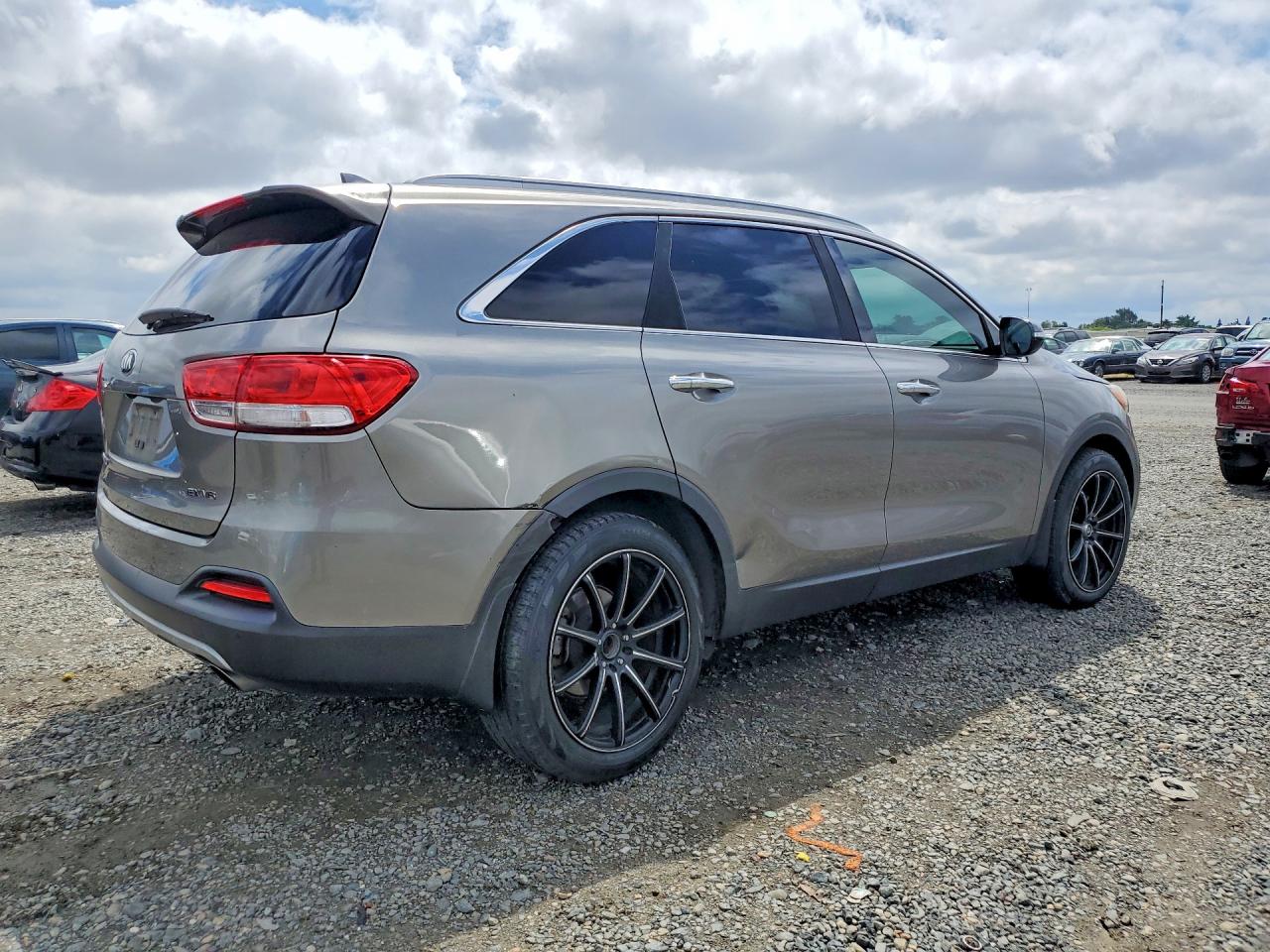 2016 Kia Sorento Ex Серый vin: 5XYPH4A55GG092719