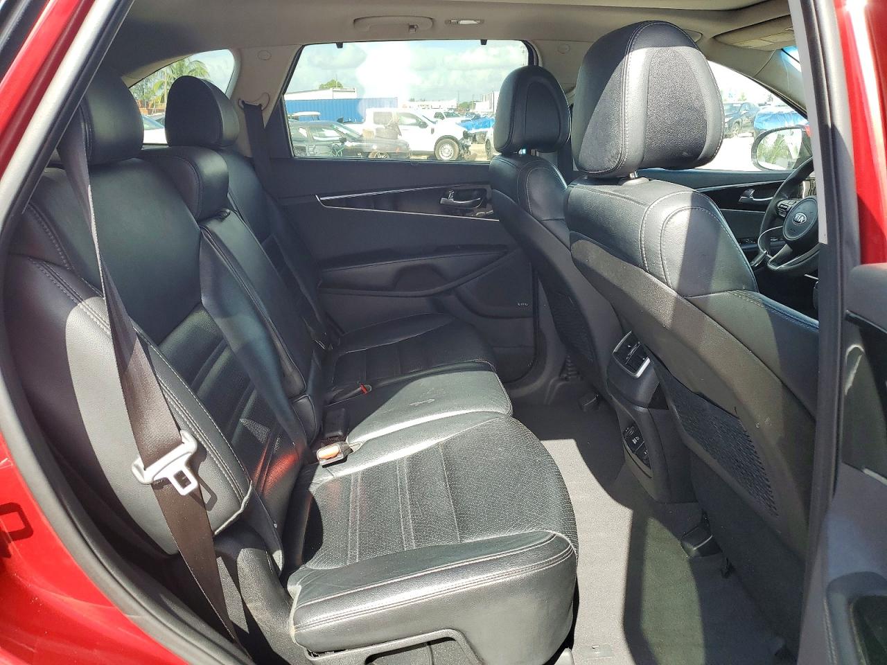 2016 Kia Sorento Ex Red vin: 5XYPH4A56GG041830