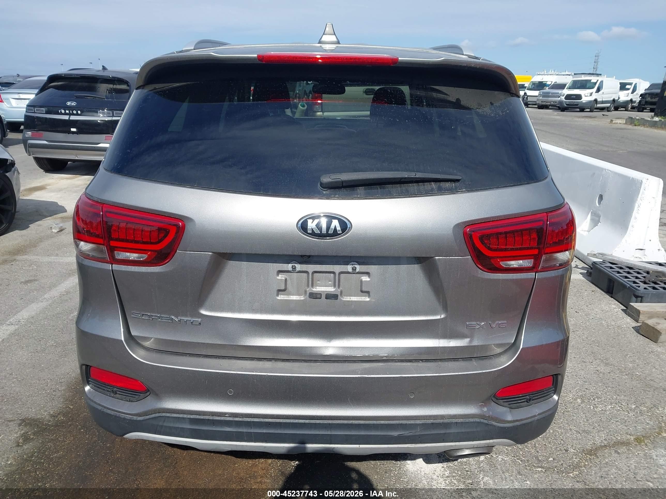2019 Kia Sorento 3.3l Ex Gray vin: 5XYPH4A56KG538868
