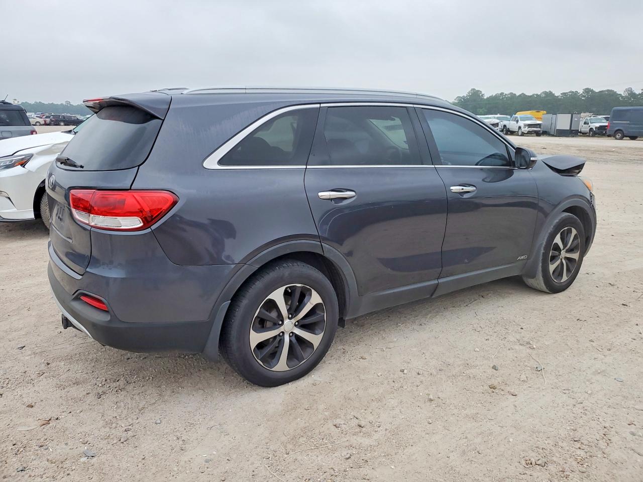 2016 Kia Sorento Ex Black vin: 5XYPHDA10GG023871