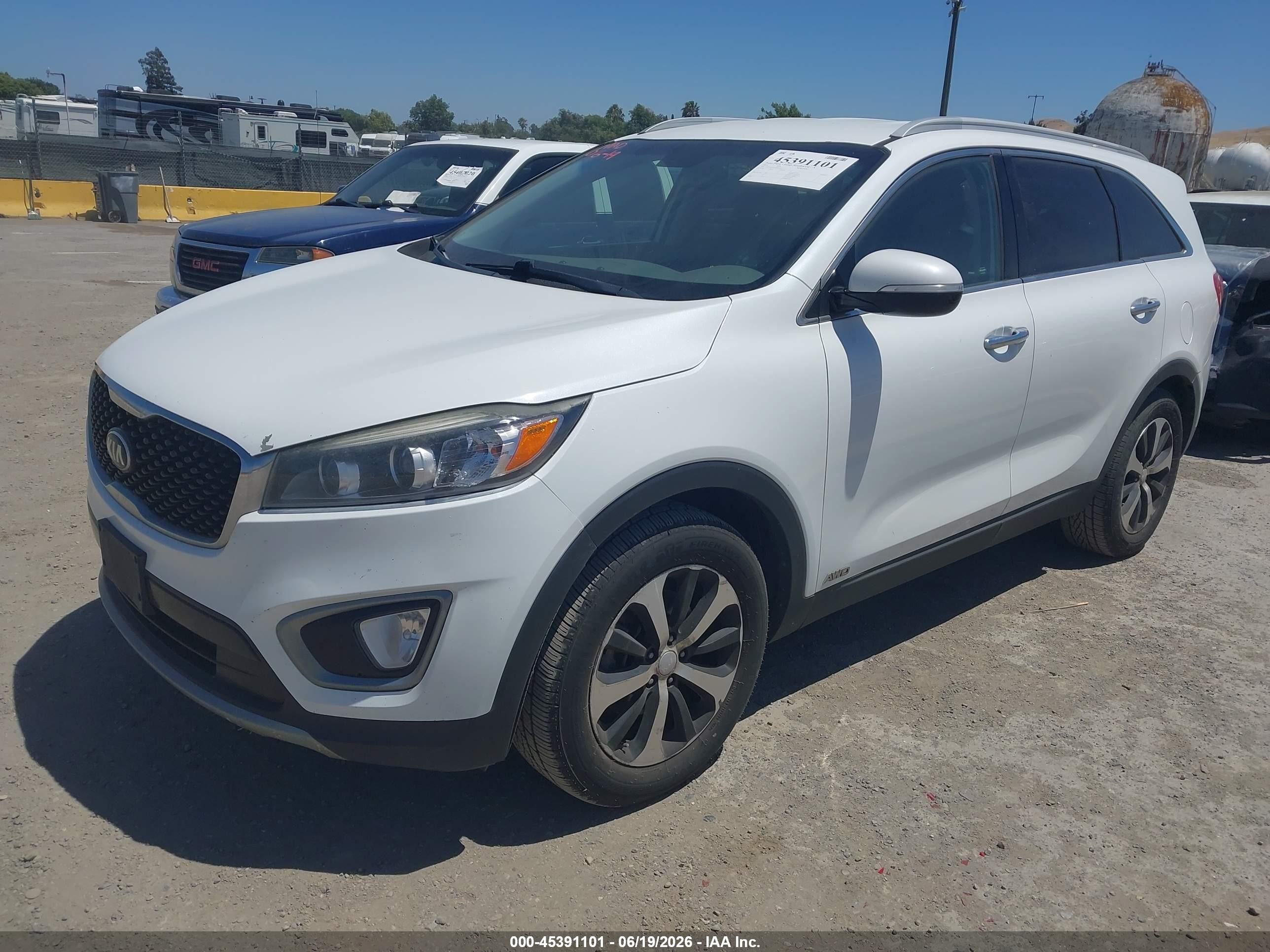 2016 Kia Sorento 2.0t Ex White vin: 5XYPHDA11GG035172