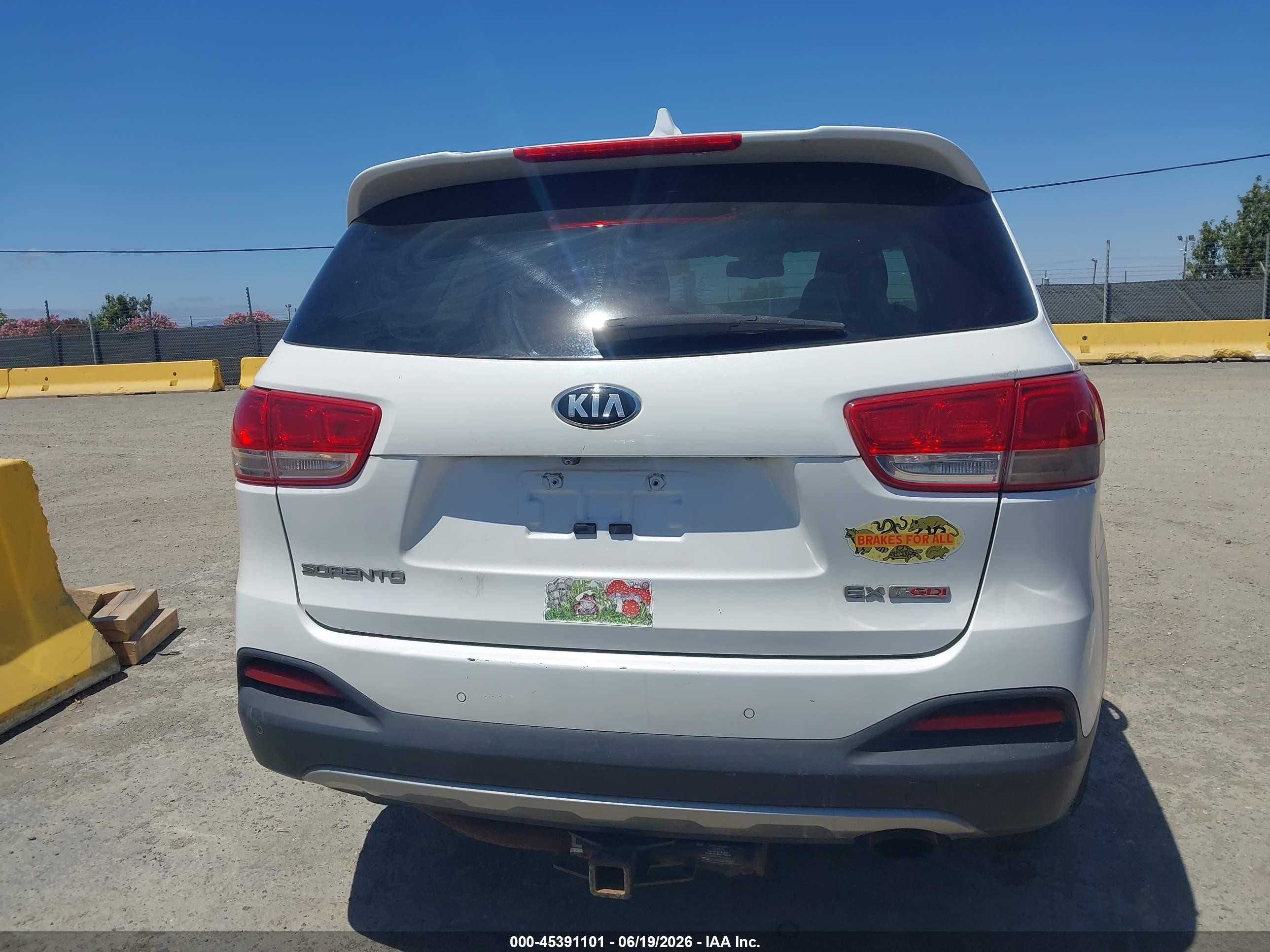 2016 Kia Sorento 2.0t Ex White vin: 5XYPHDA11GG035172