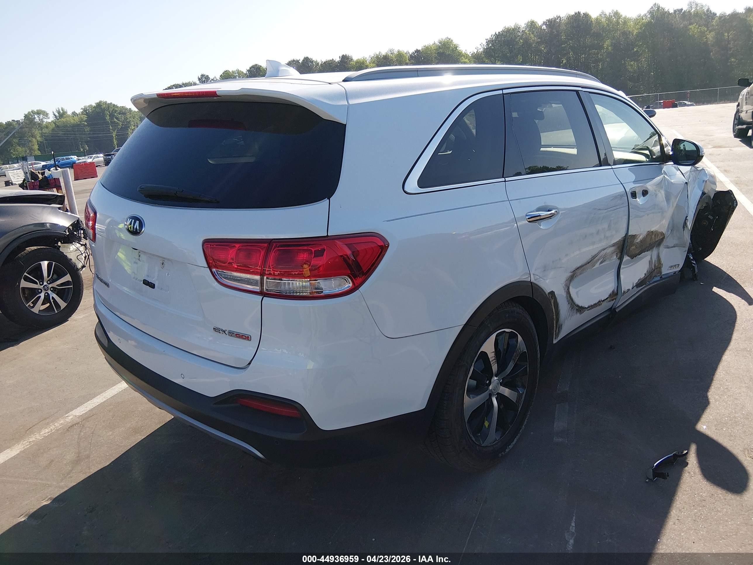 2016 Kia Sorento 2.0t Ex White vin: 5XYPHDA13GG031785