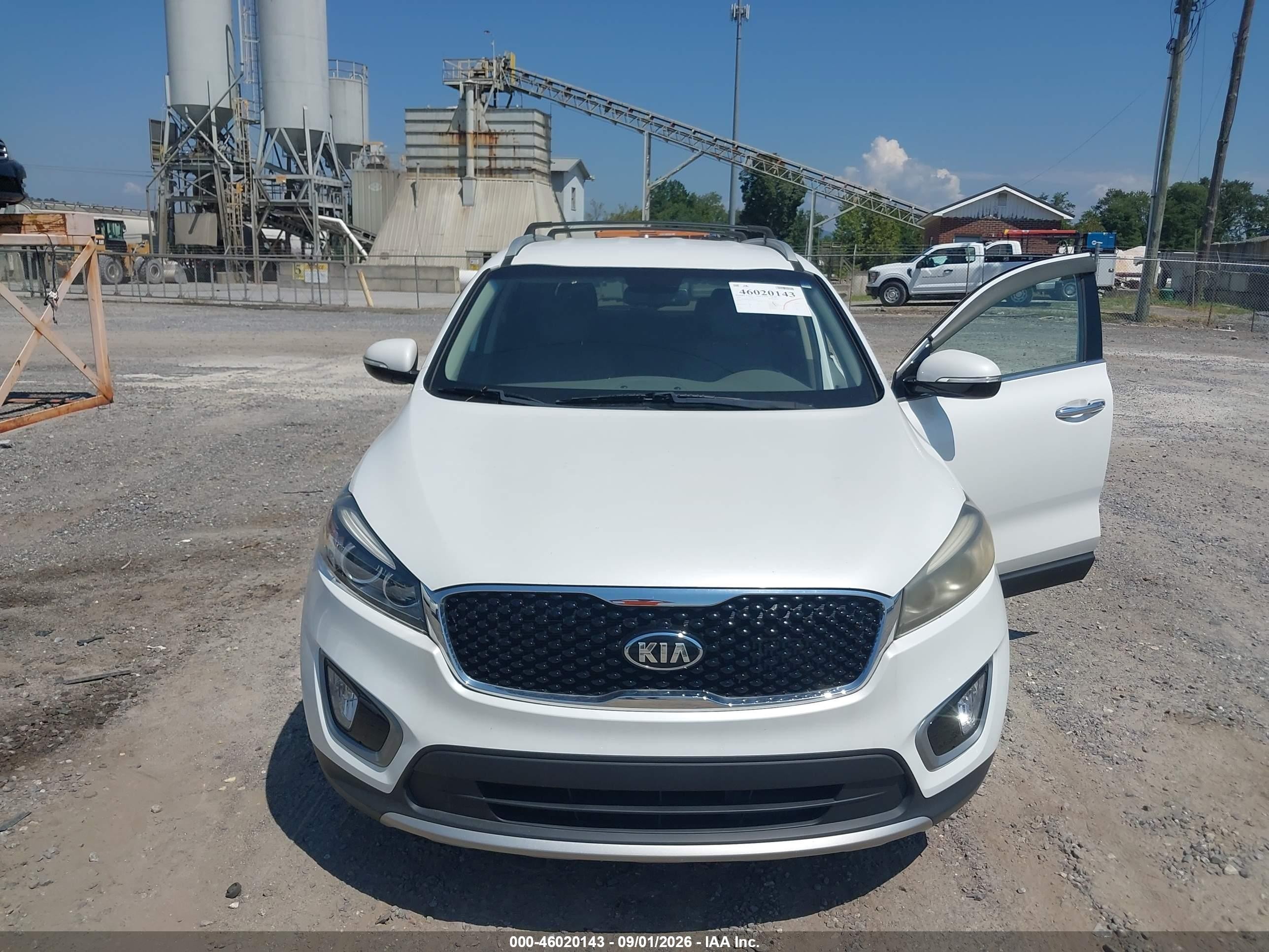 2016 Kia Sorento 2.0t Ex White vin: 5XYPHDA16GG014365