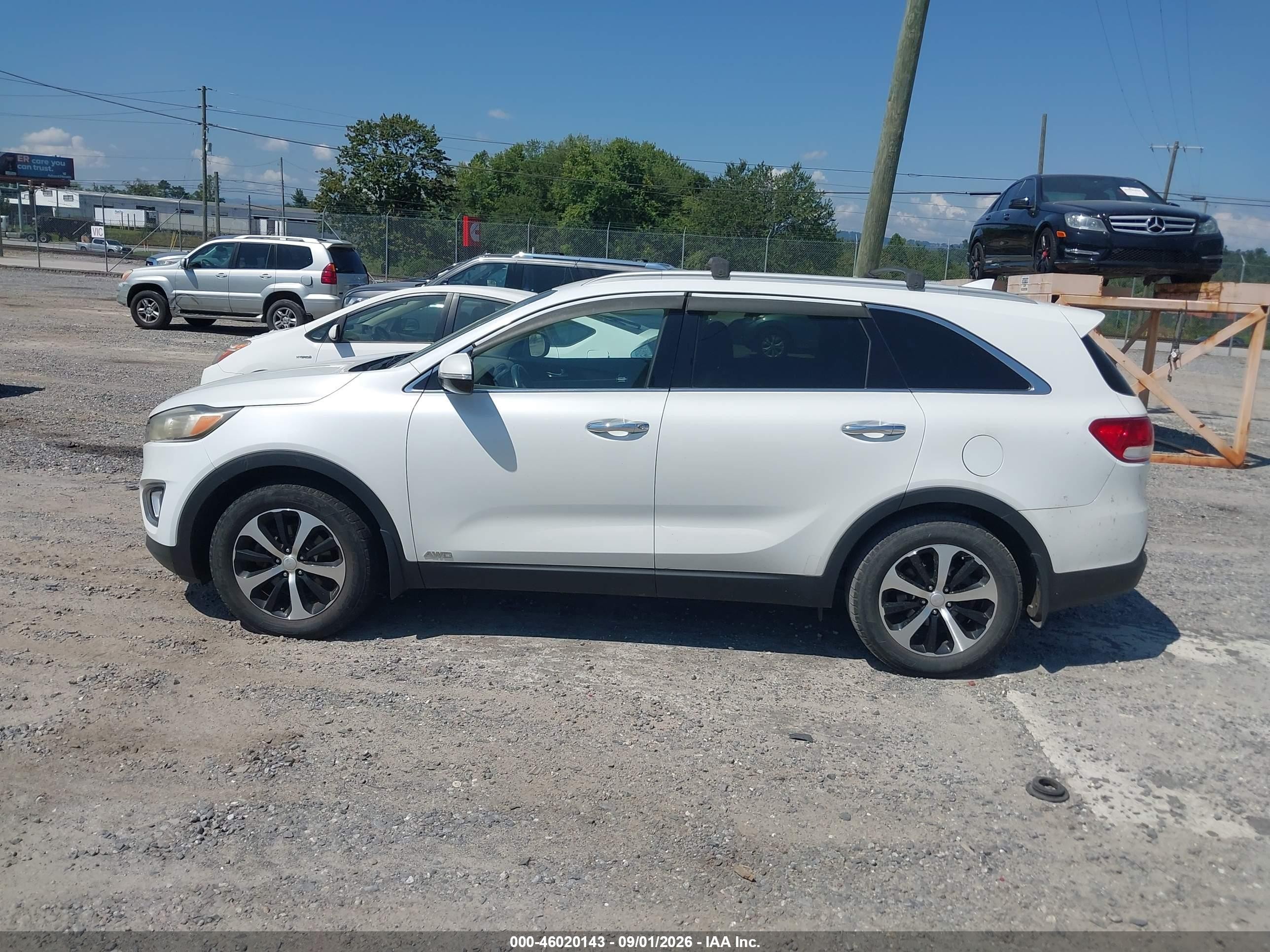 2016 Kia Sorento 2.0t Ex White vin: 5XYPHDA16GG014365
