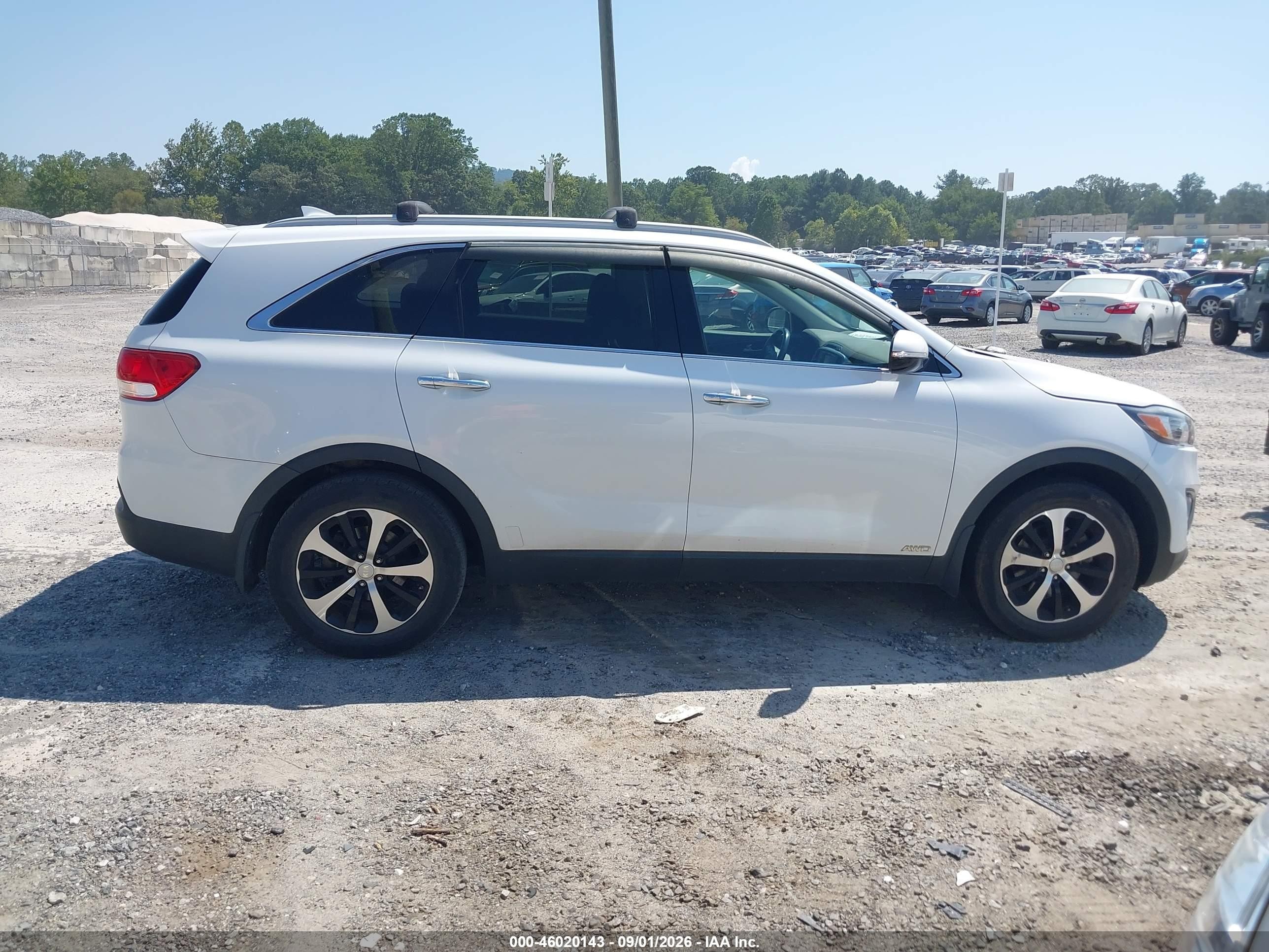 2016 Kia Sorento 2.0t Ex White vin: 5XYPHDA16GG014365