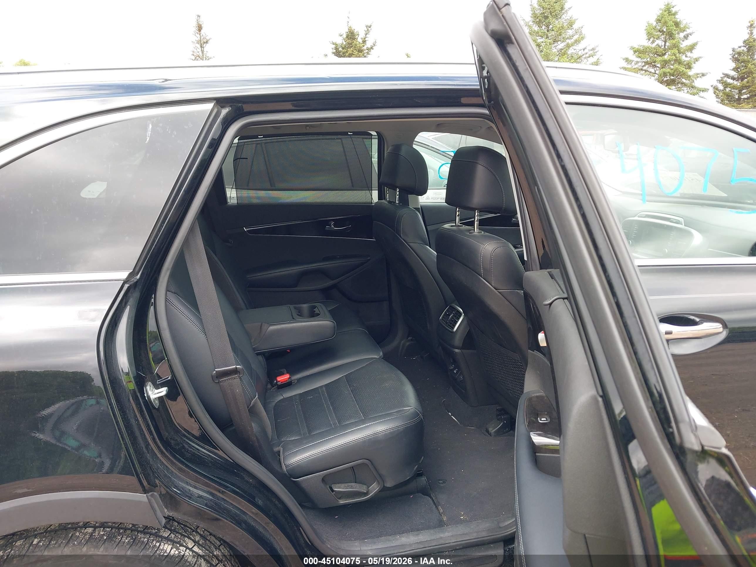 2017 Kia Sorento 3.3l Ex Black vin: 5XYPHDA57HG314131