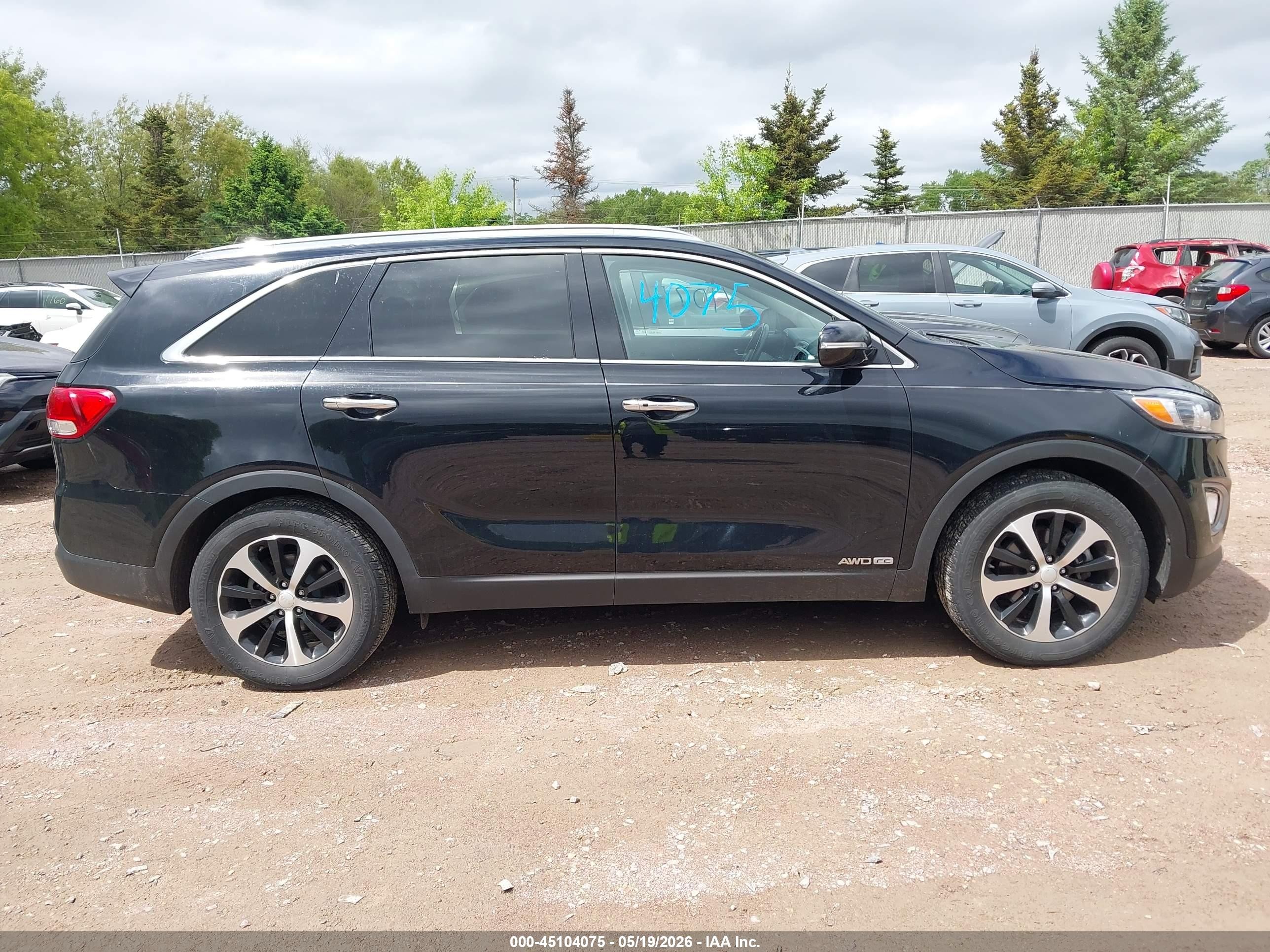 2017 Kia Sorento 3.3l Ex Black vin: 5XYPHDA57HG314131