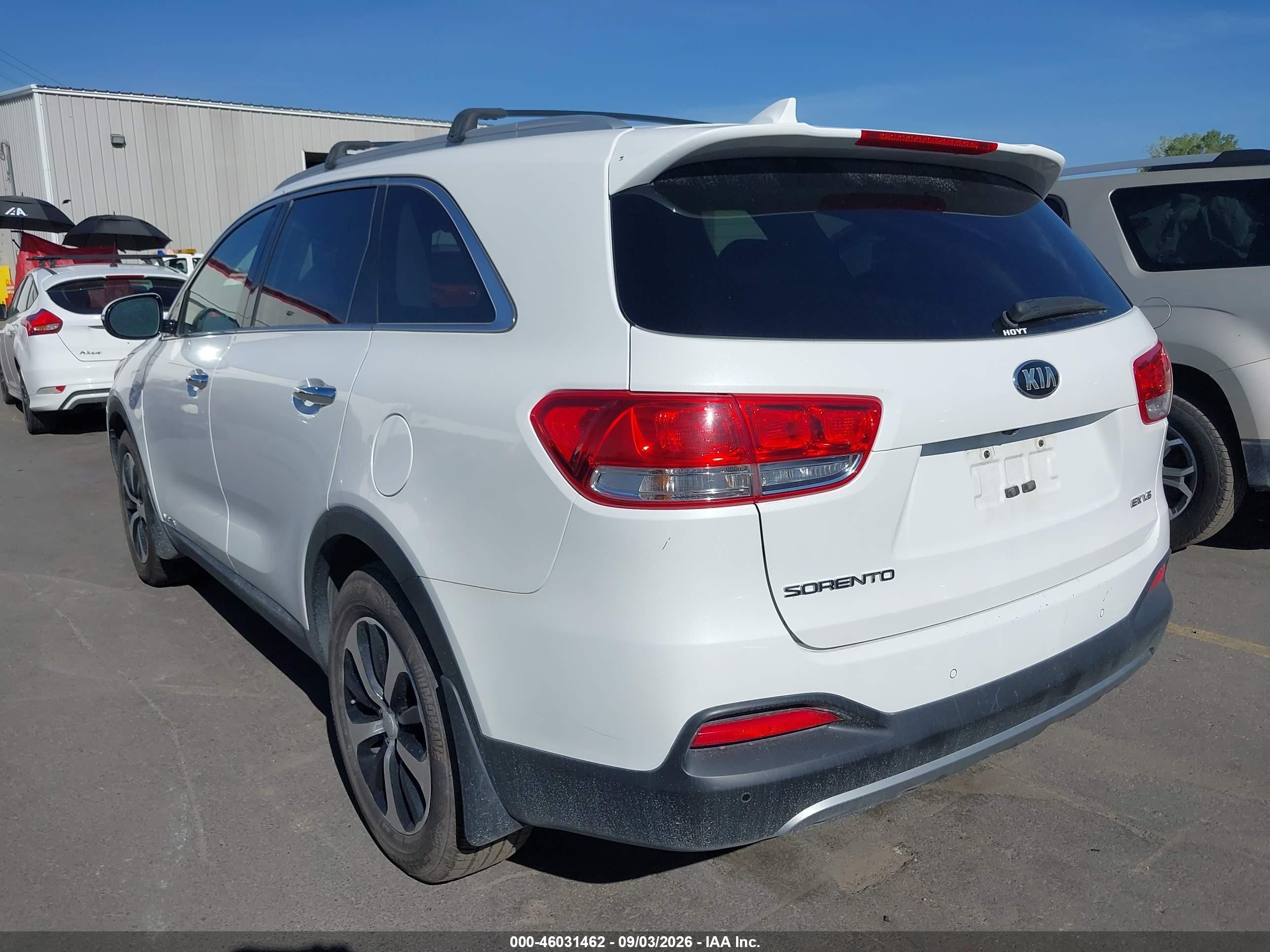 2016 Kia Sorento 3.3l Ex White vin: 5XYPHDA59GG104841