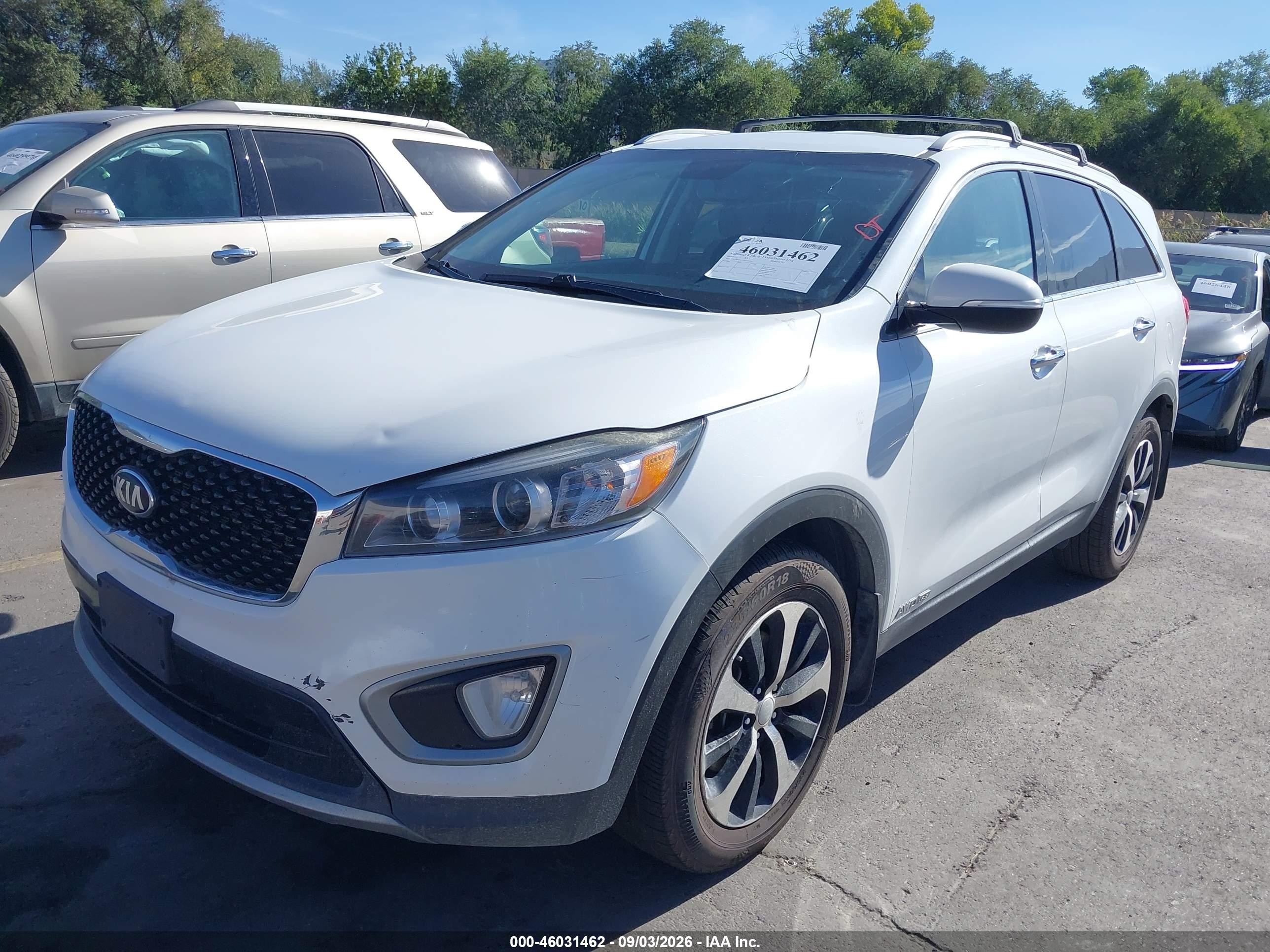 2016 Kia Sorento 3.3l Ex White vin: 5XYPHDA59GG104841