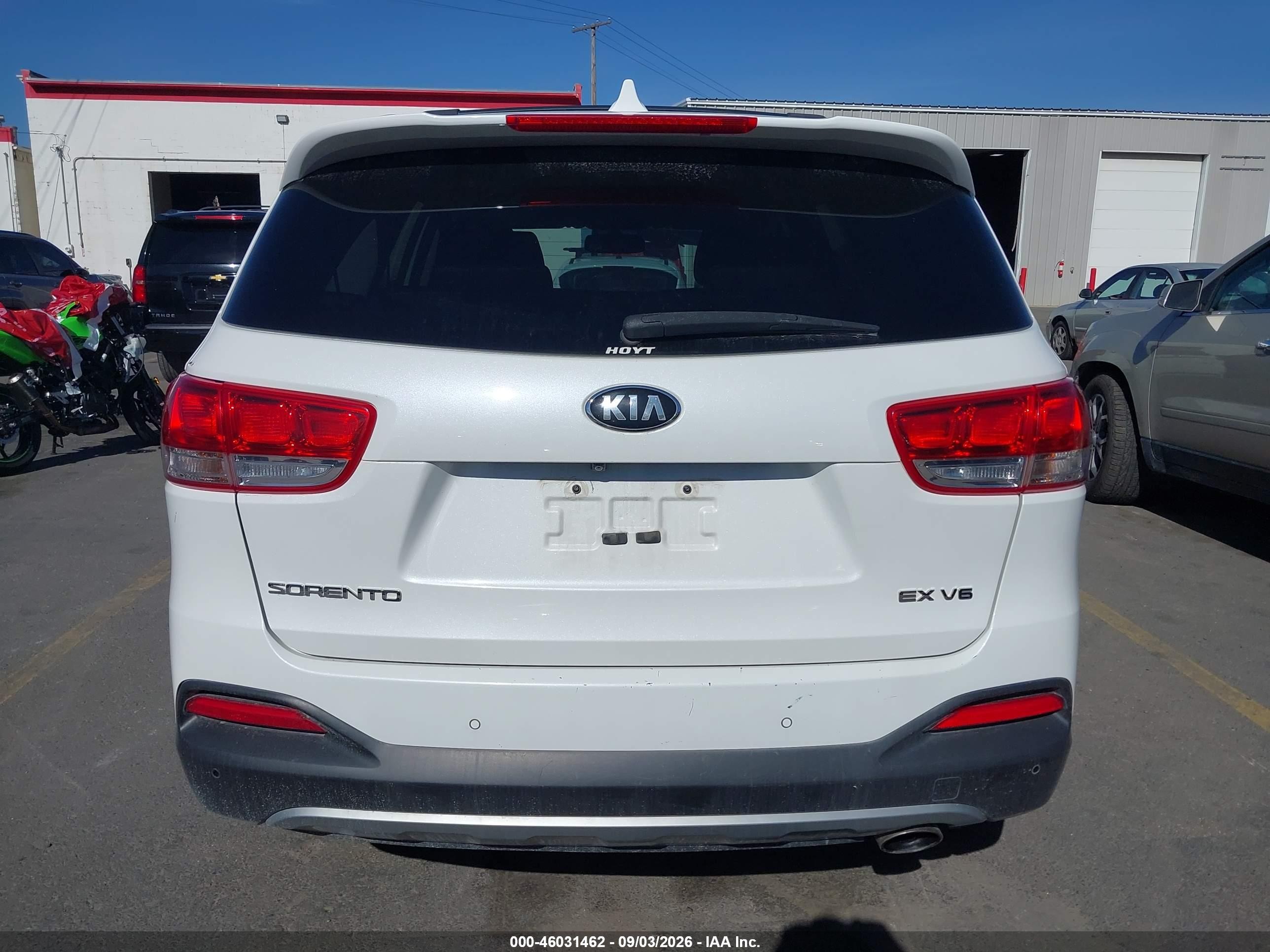 2016 Kia Sorento 3.3l Ex White vin: 5XYPHDA59GG104841