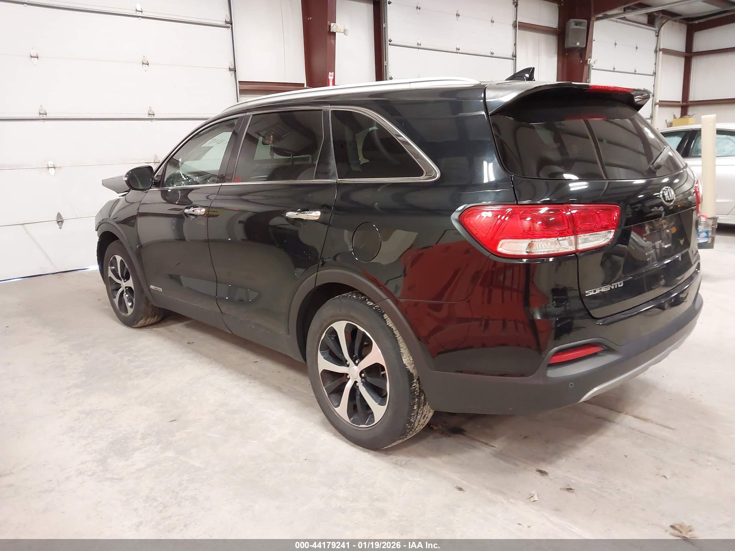 2016 Kia Sorento 3.3l Ex Black vin: 5XYPHDA5XGG162568