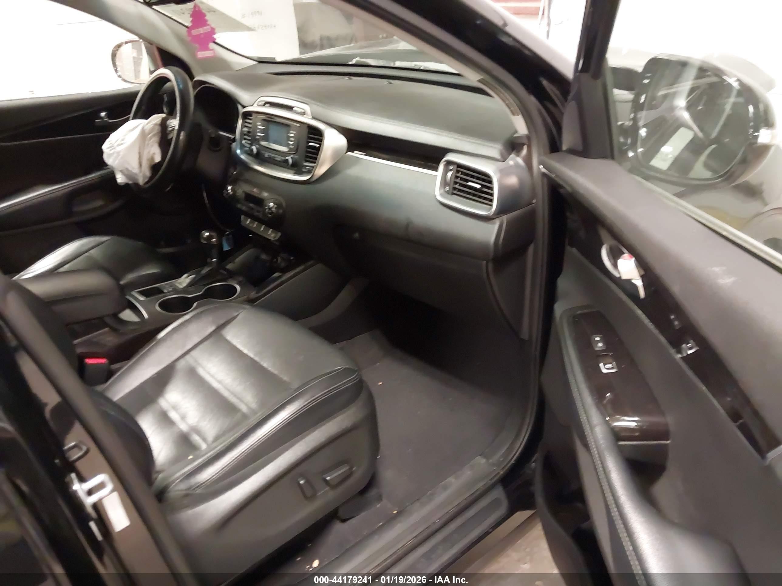 2016 Kia Sorento 3.3l Ex Black vin: 5XYPHDA5XGG162568