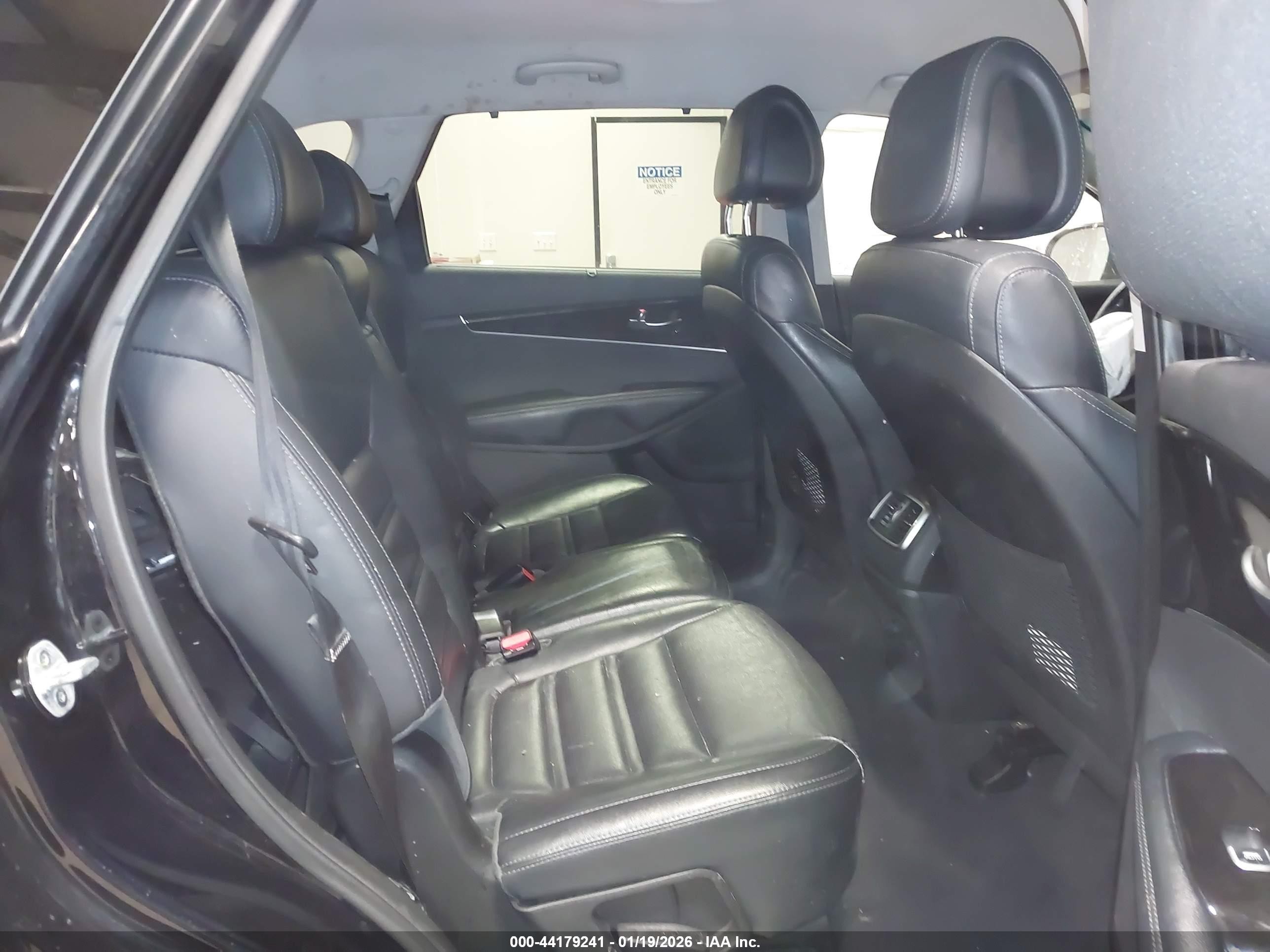 2016 Kia Sorento 3.3l Ex Black vin: 5XYPHDA5XGG162568