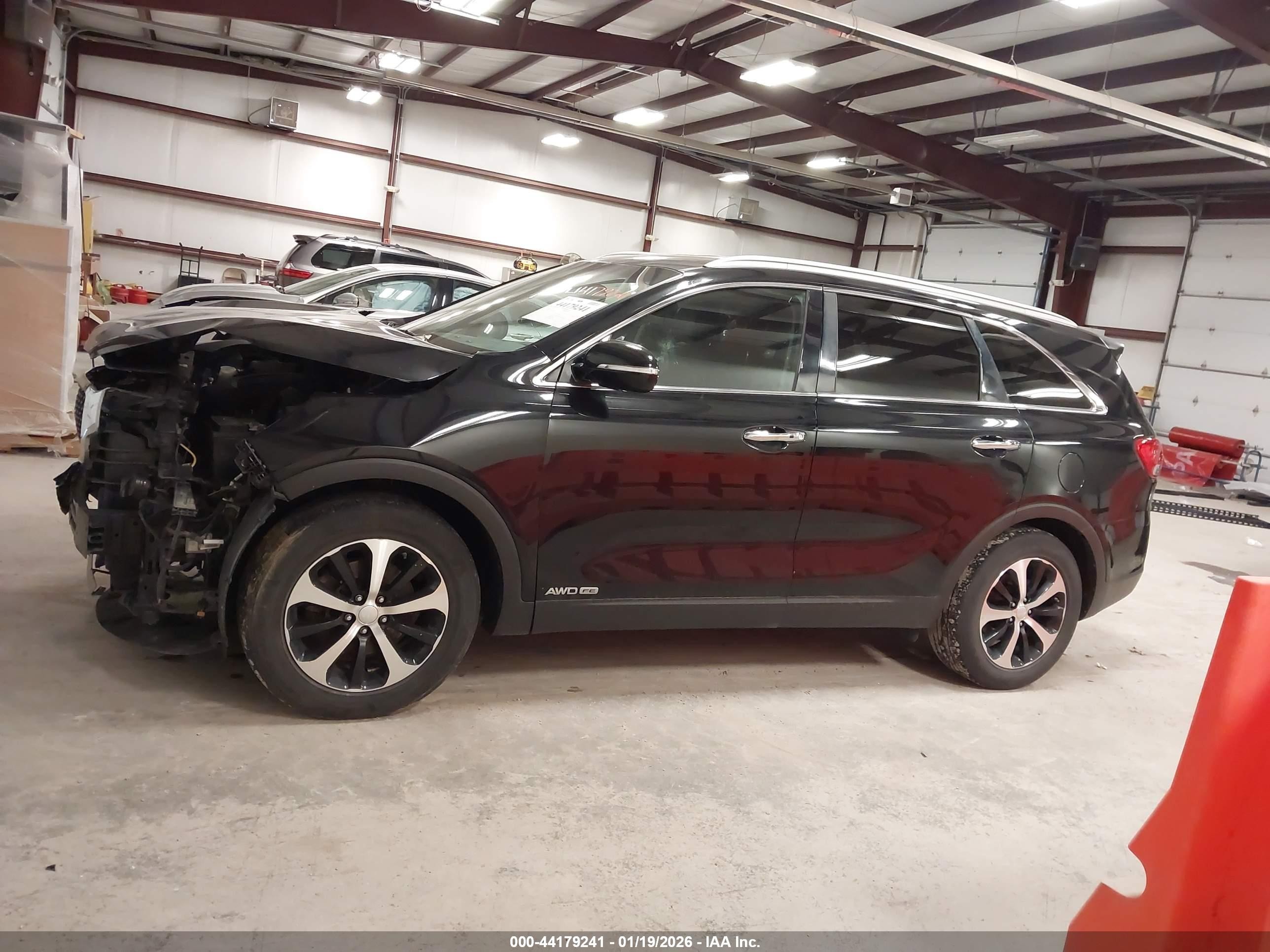 2016 Kia Sorento 3.3l Ex Black vin: 5XYPHDA5XGG162568