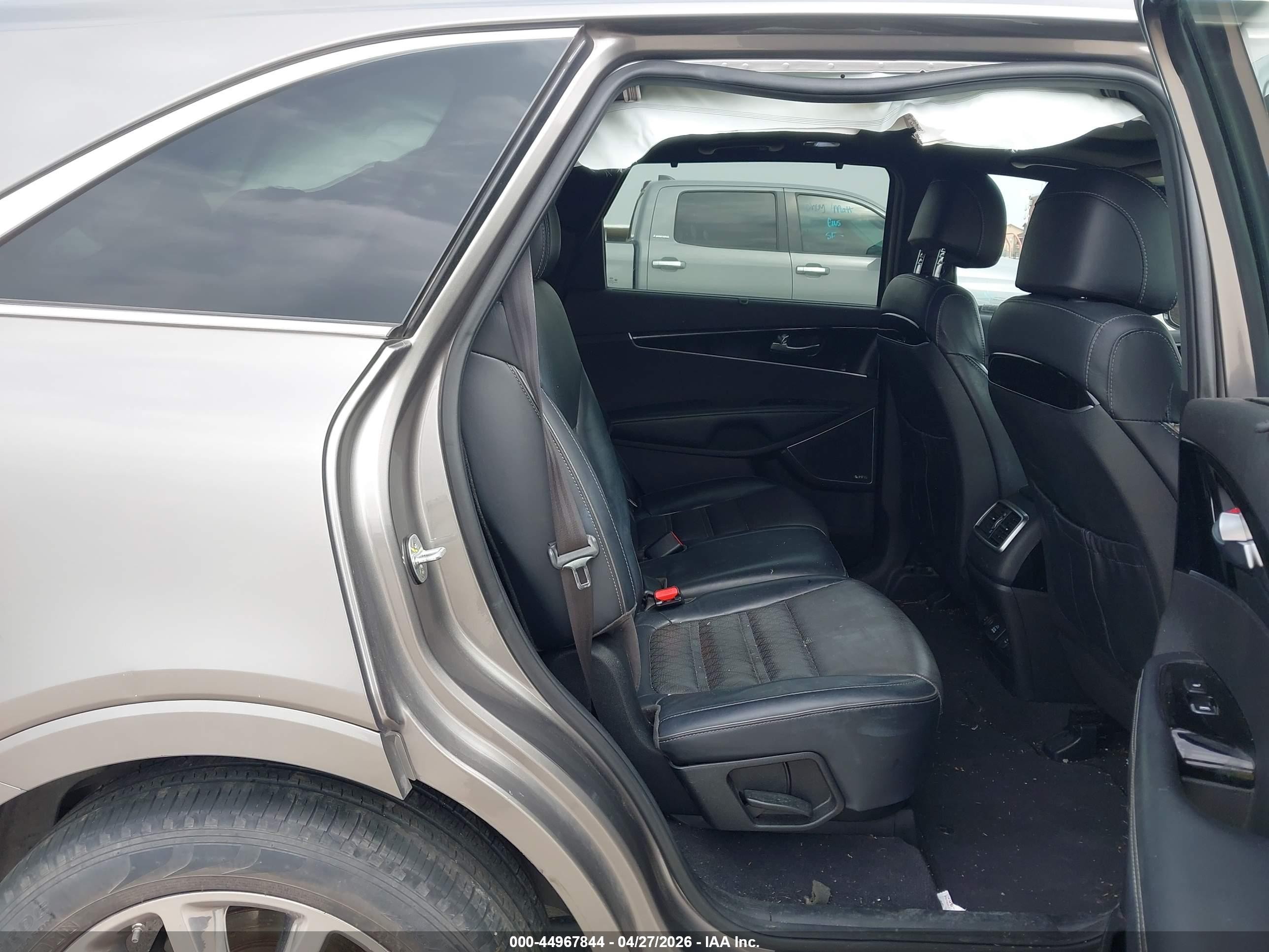 2017 Kia Sorento 3.3l Sxl Silver vin: 5XYPK4A50HG294872