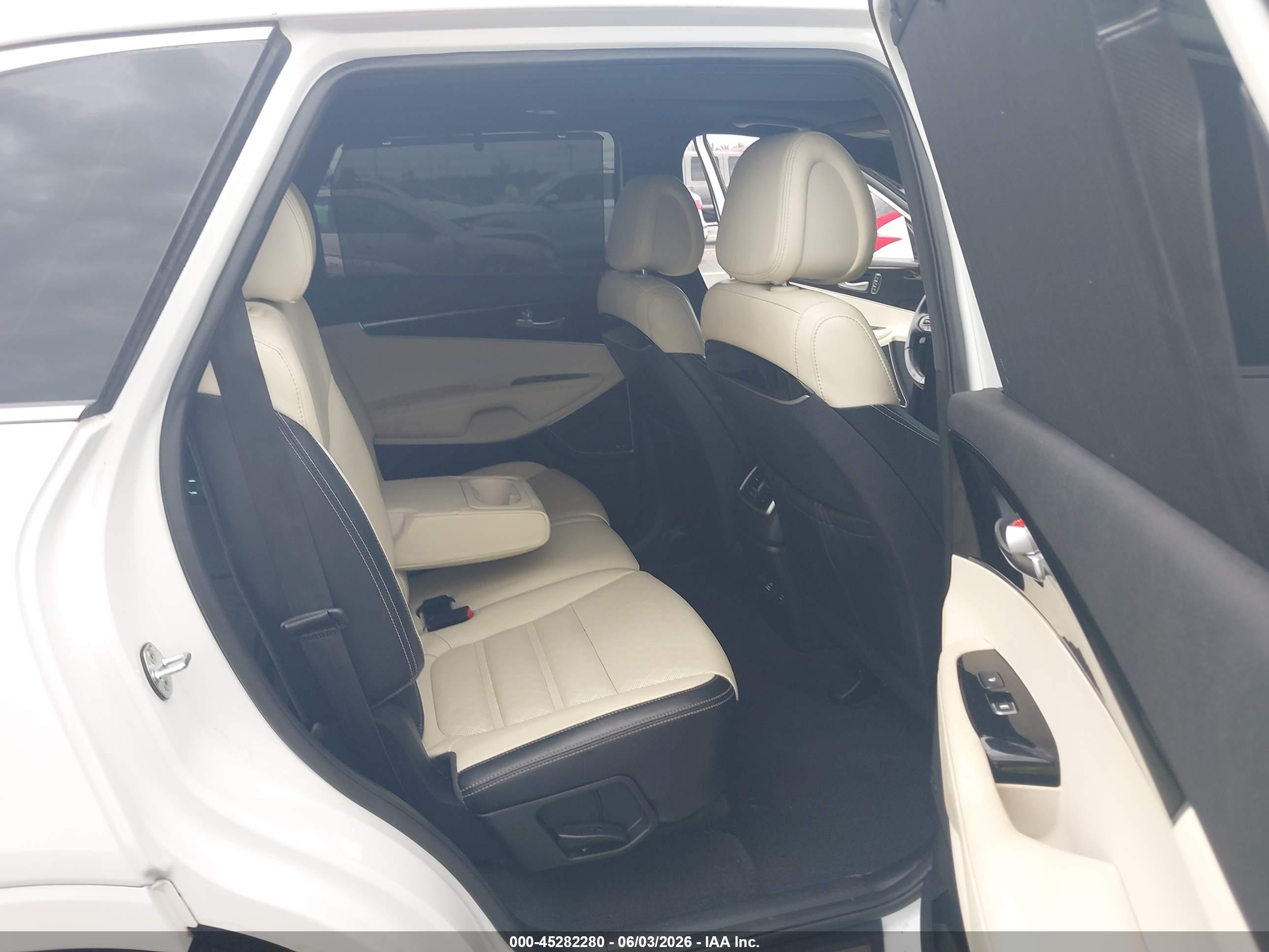 2016 Kia Sorento 3.3l Sxl White vin: 5XYPK4A55GG099784