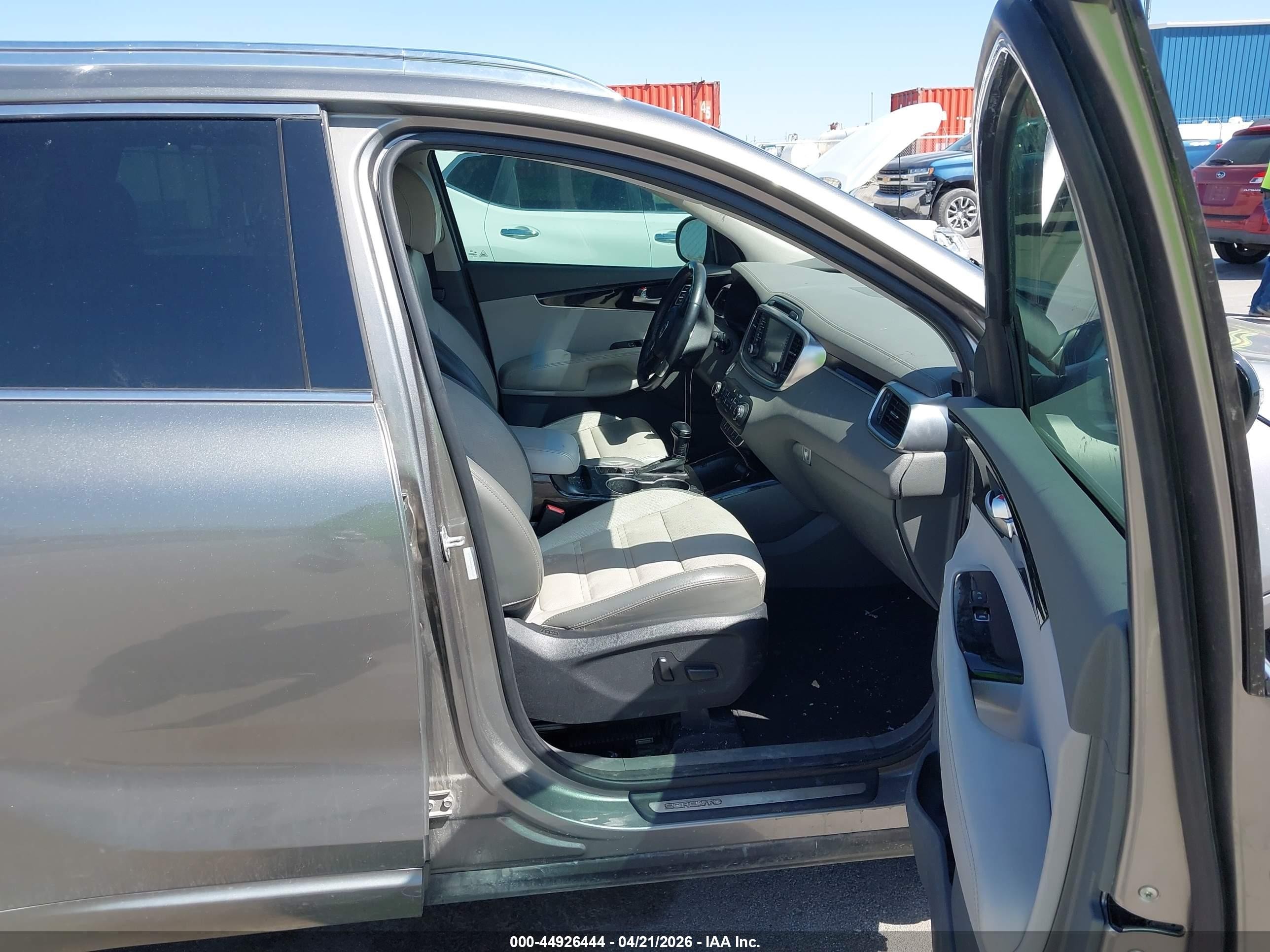 2017 Kia Sorento 3.3l Sx Серый vin: 5XYPKDA5XHG274483