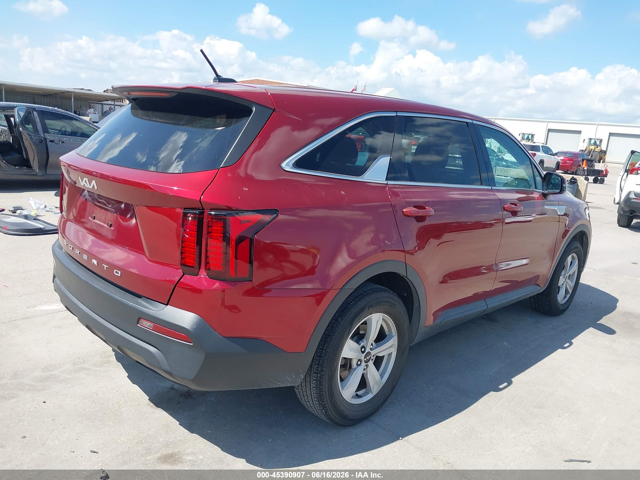 2022 Kia Sorento Lx Burgundy vin: 5XYRG4LC6NG092345